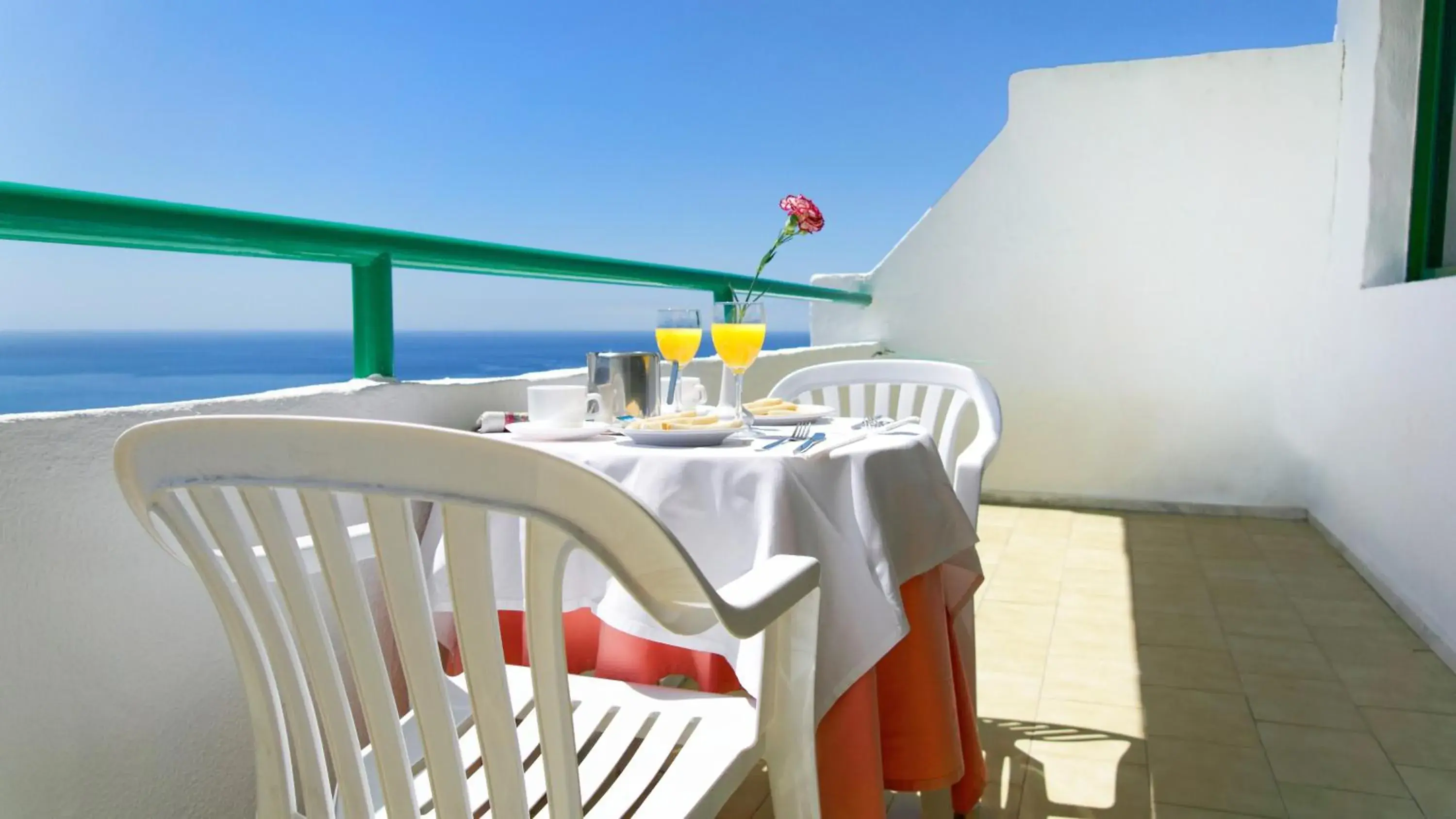 Decorative detail in Apartamentos Monteparaiso Decorative detail in Apartamentos Monteparaiso