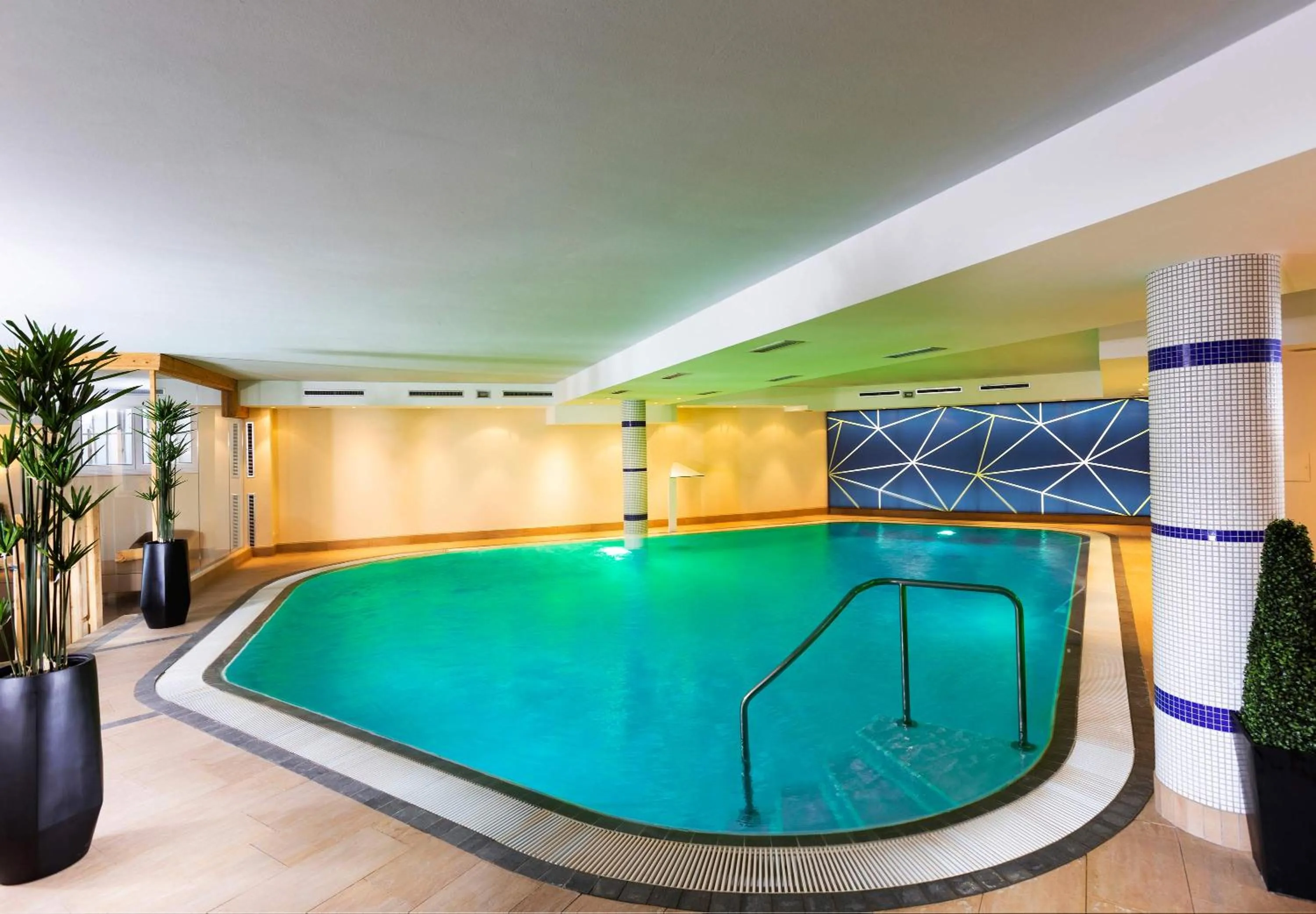 Hot Tub in Seiblishof Superior Hotel Ischgl