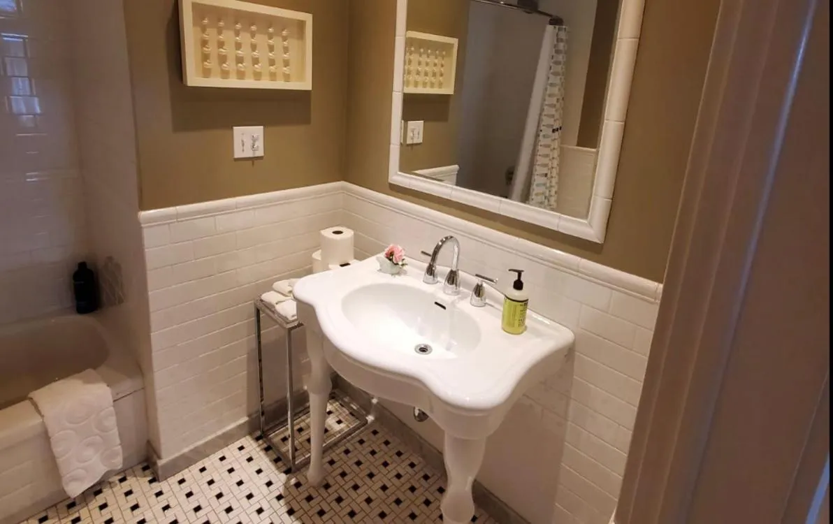 Bathroom in Dot's Landing Garden Room