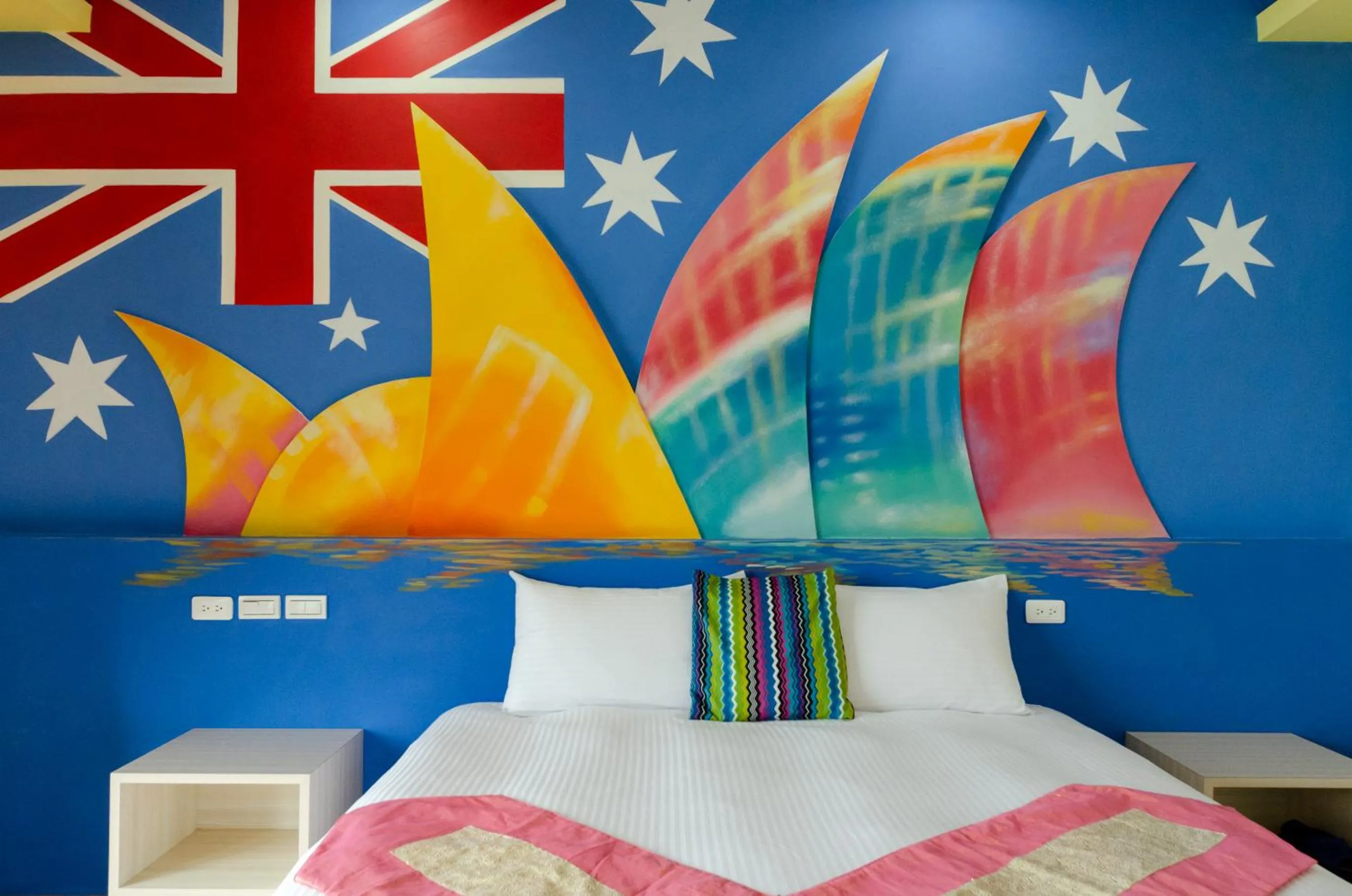 Bed in Kenting Aqual Inn
