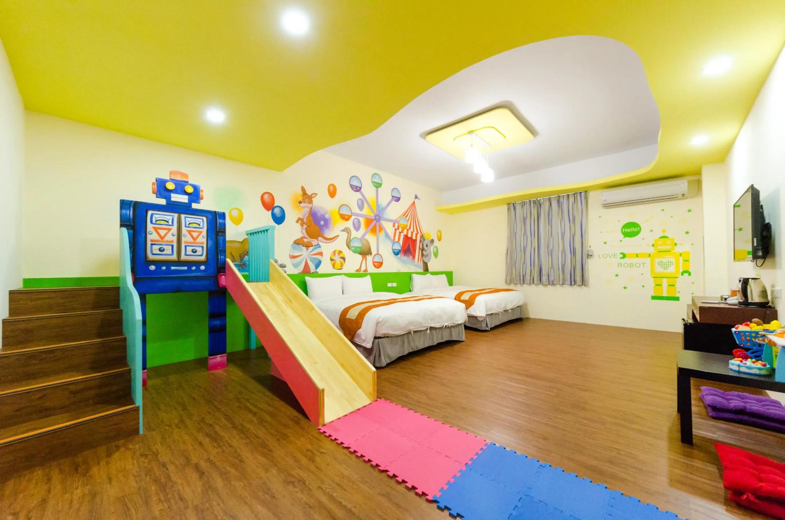 Bed in Kenting Aqual Inn