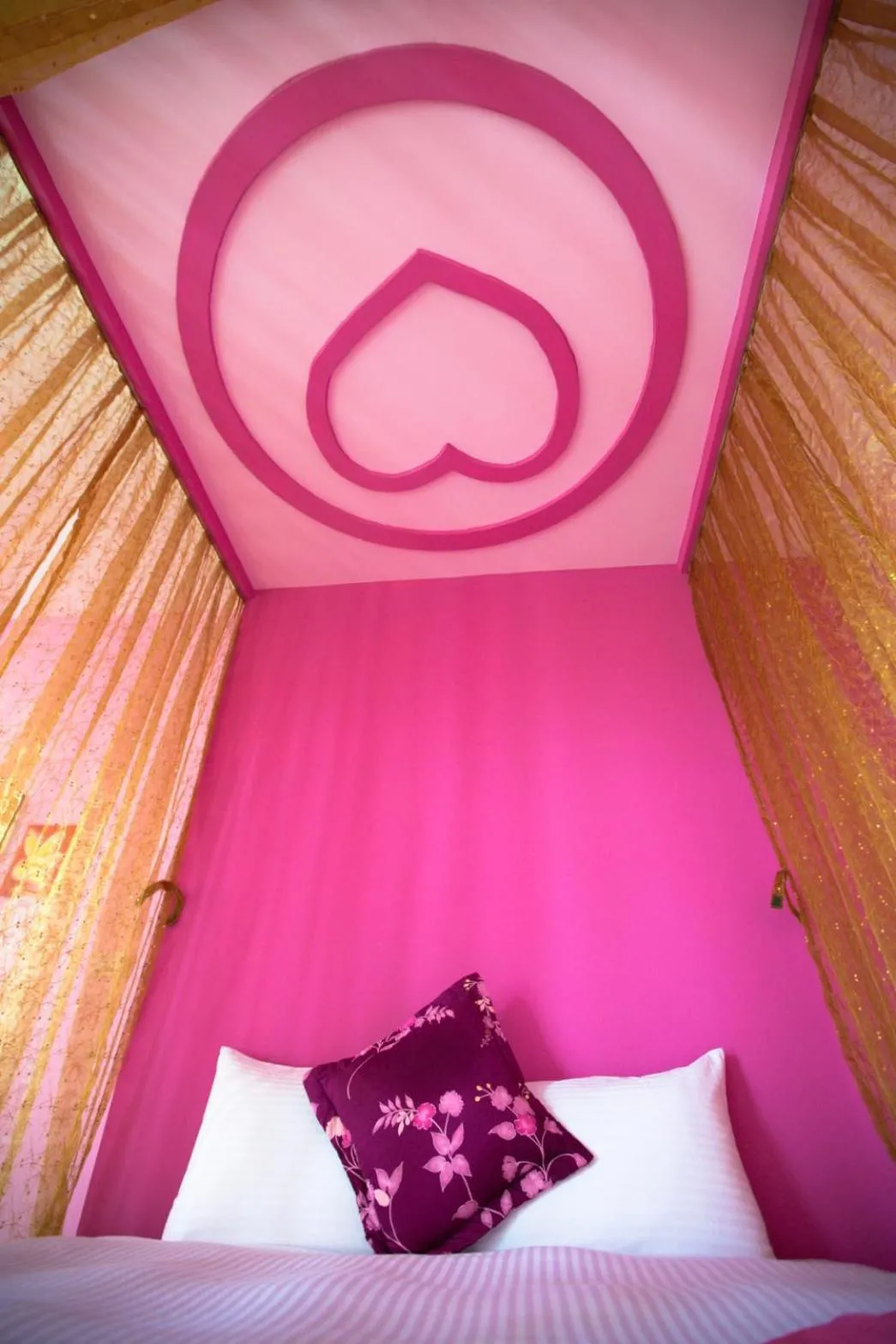Bed in Kenting Aqual Inn