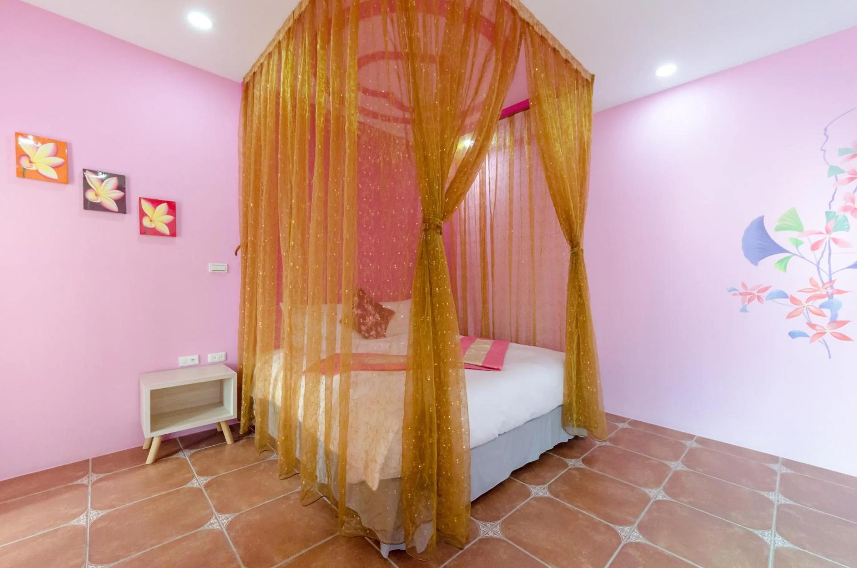 Bed in Kenting Aqual Inn