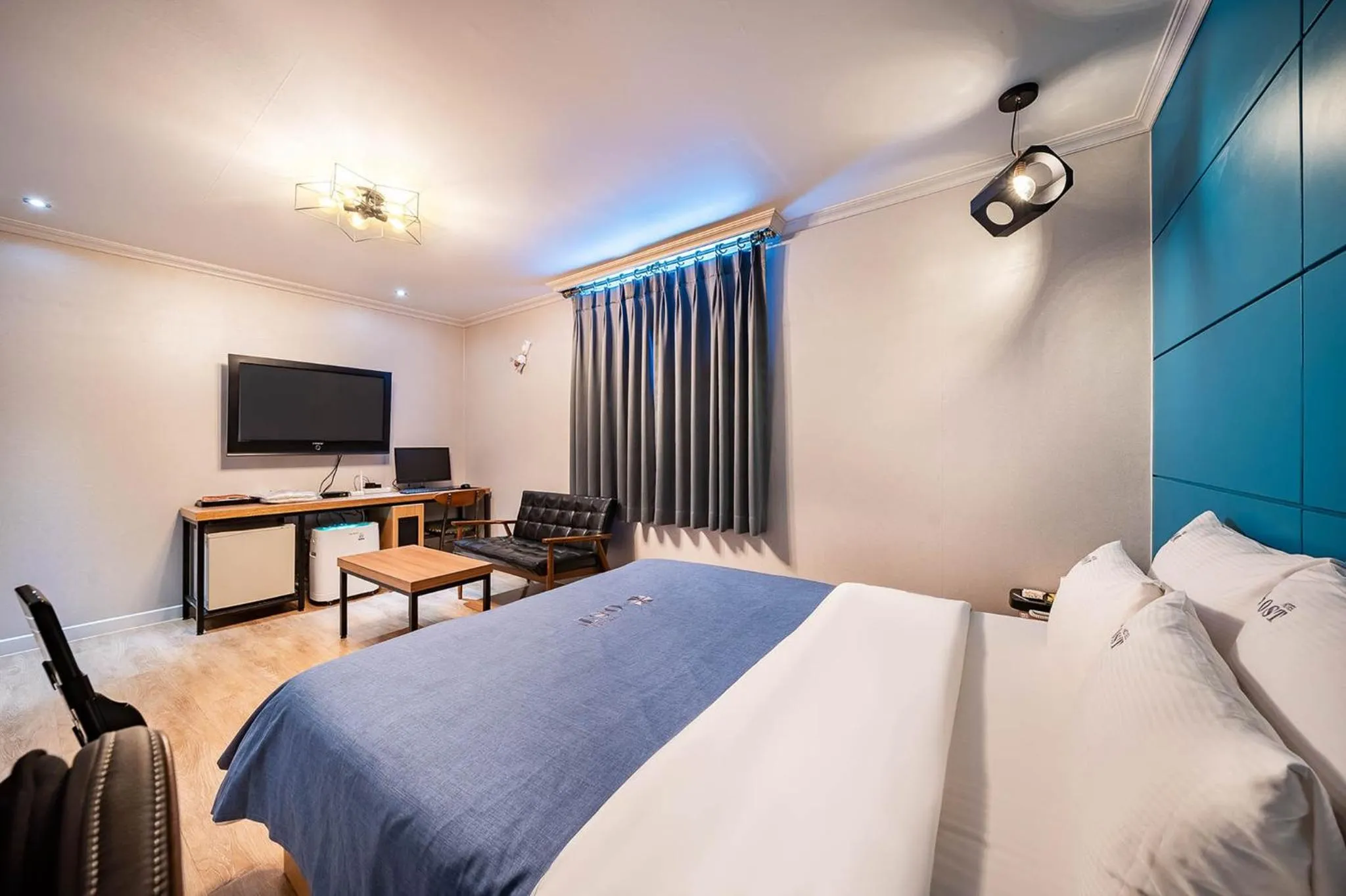 TV/Entertainment Center in Ost Hotel