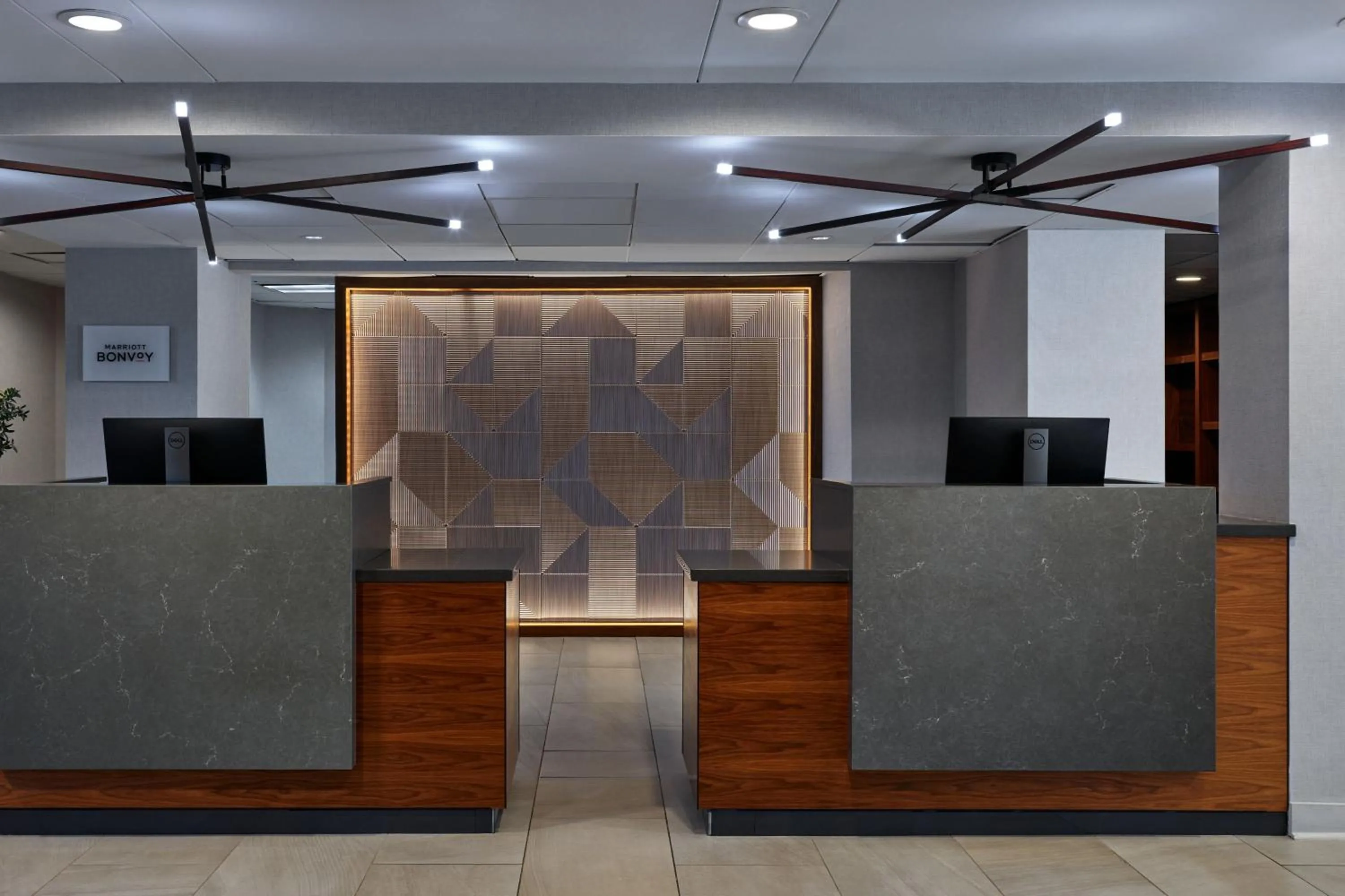 Lobby or reception in Delta Hotels by Marriott Little Rock West