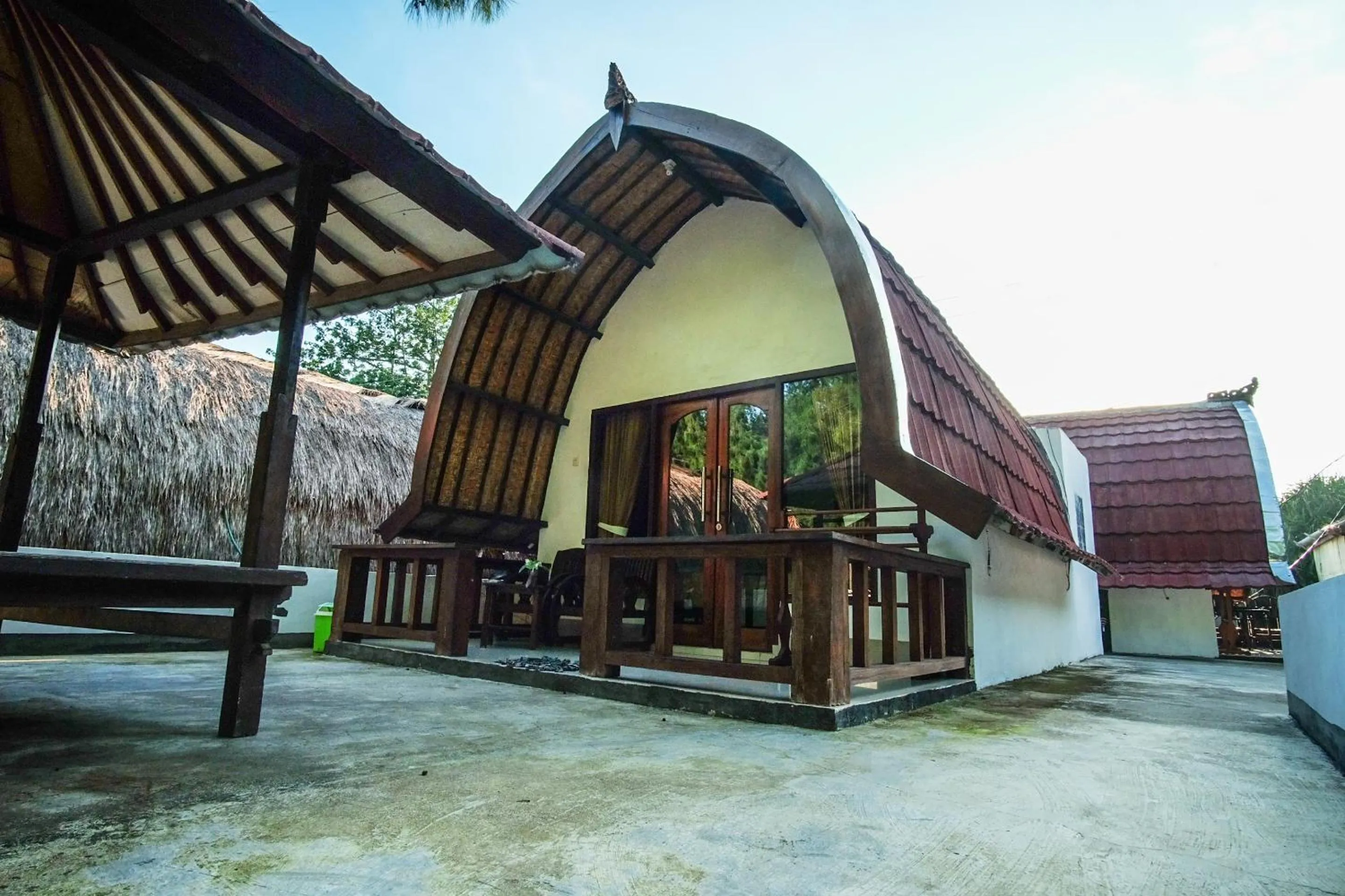 Facade/entrance in Warna Beach Hotel