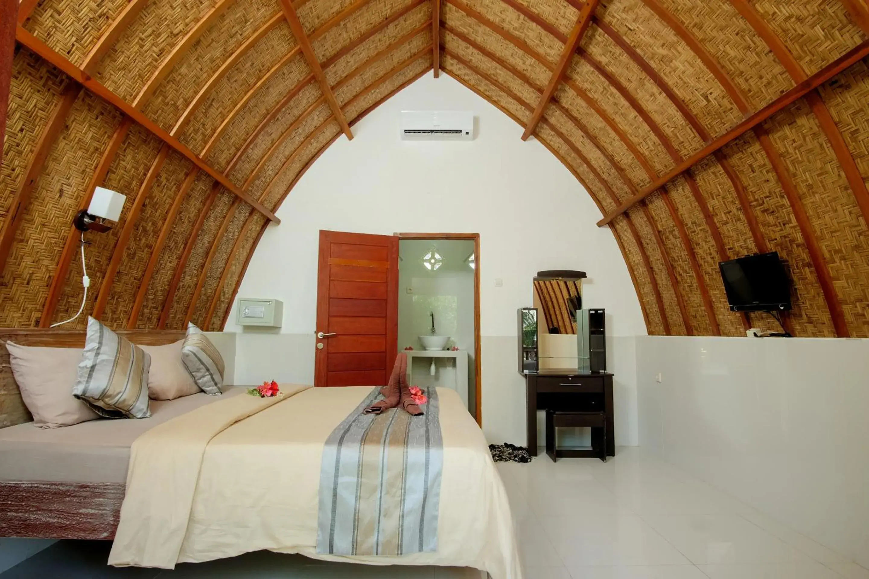 Bed in Warna Beach Hotel Bed in Warna Beach Hotel