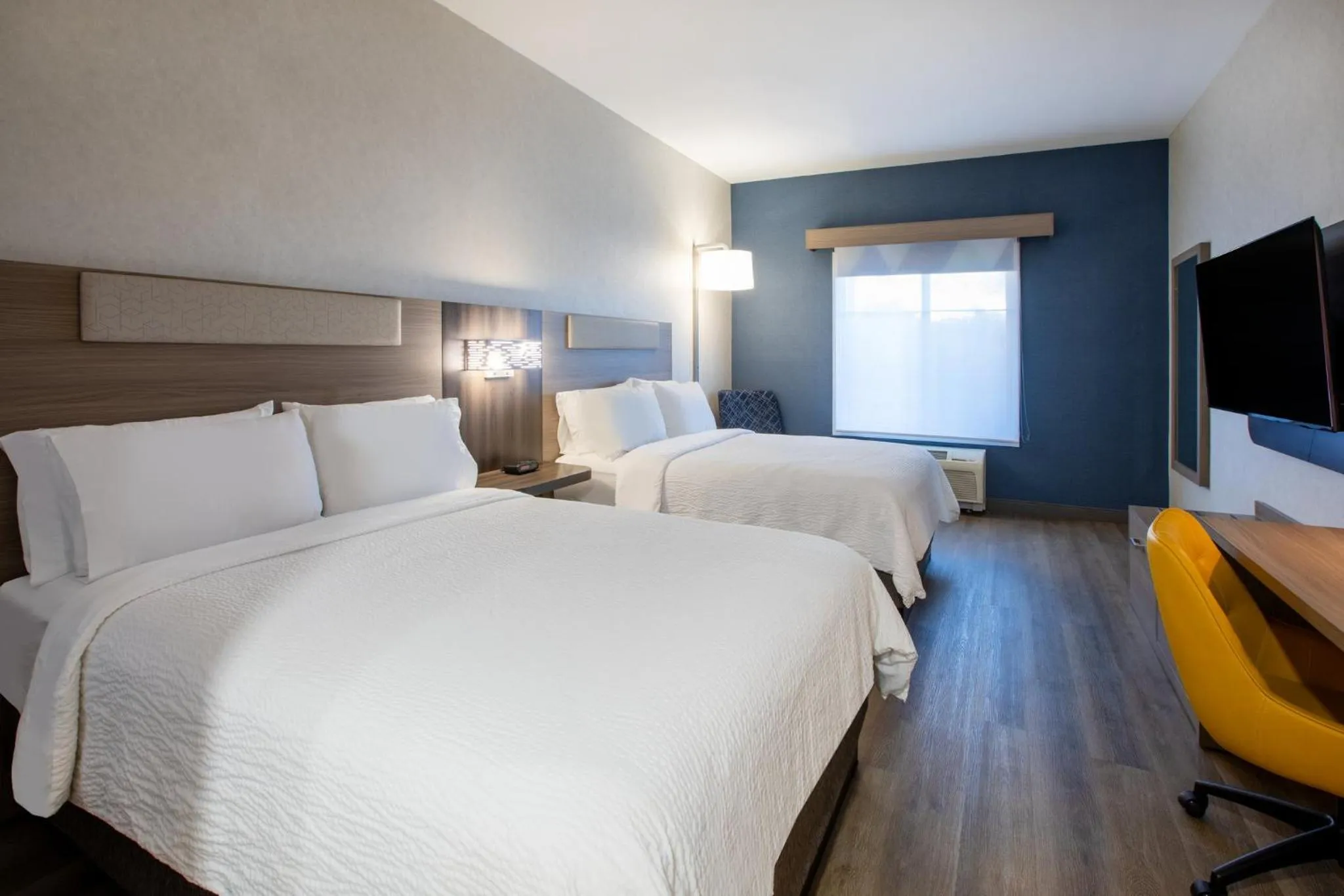 Photo of the whole room, Bed in Holiday Inn Express & Suites Lathrop by IHG