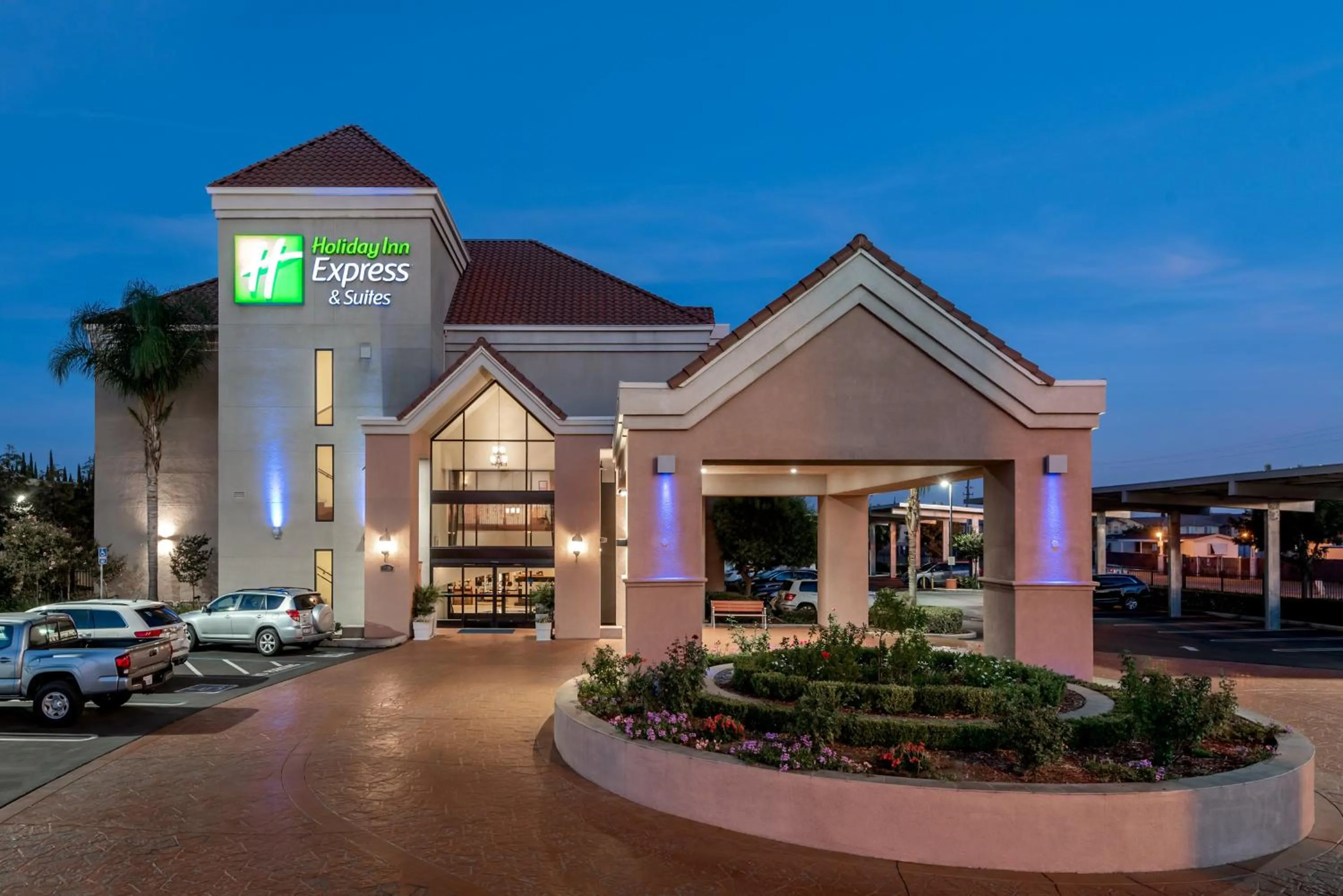 Property building in Holiday Inn Express & Suites Lathrop by IHG