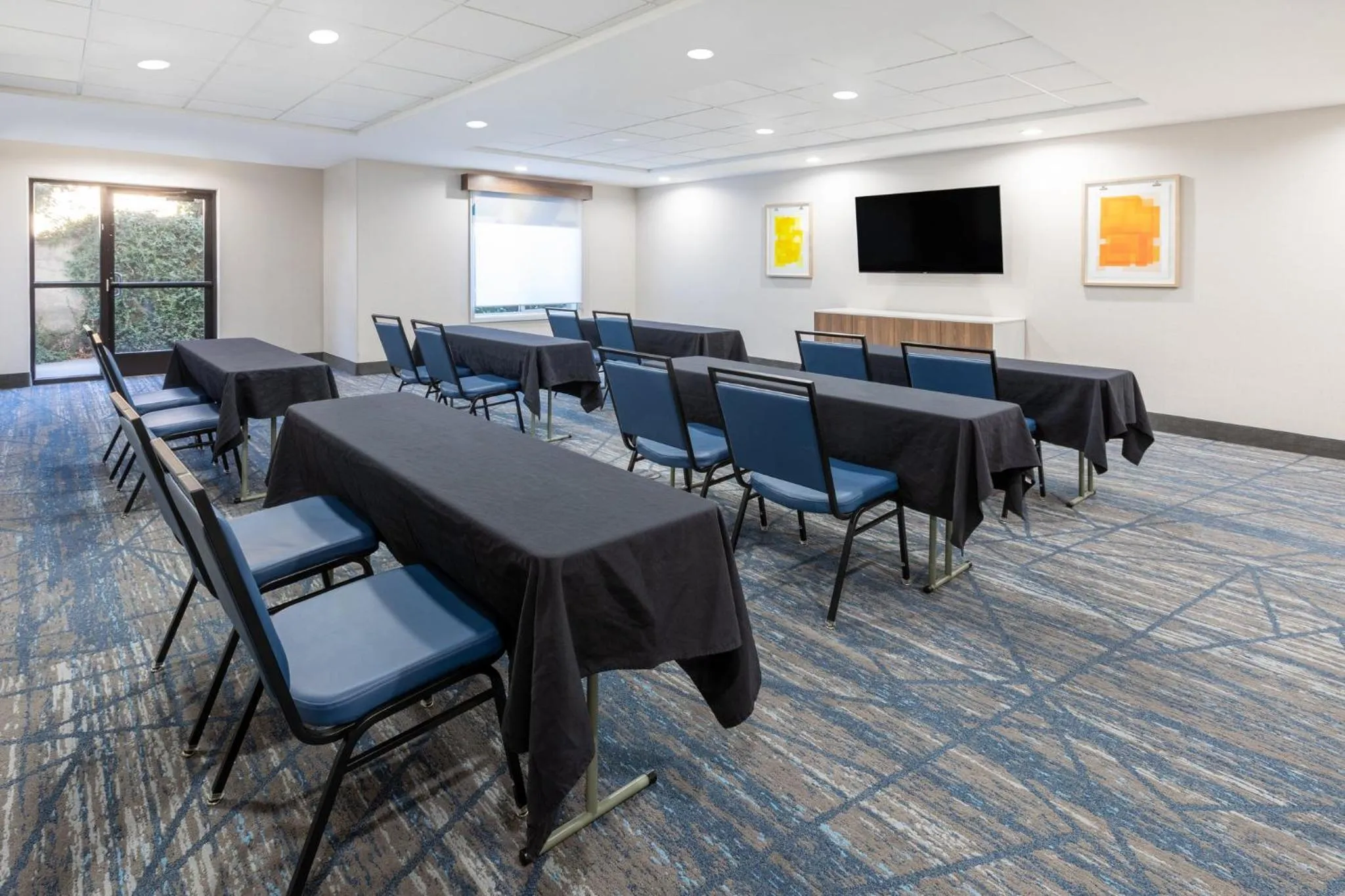 Meeting/conference room in Holiday Inn Express & Suites Lathrop by IHG
