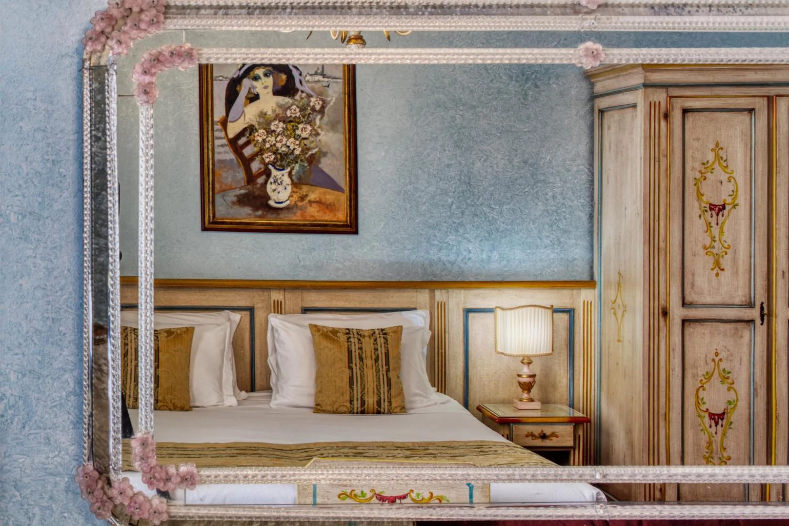 Decorative detail, Bed in Hotel Al Piave