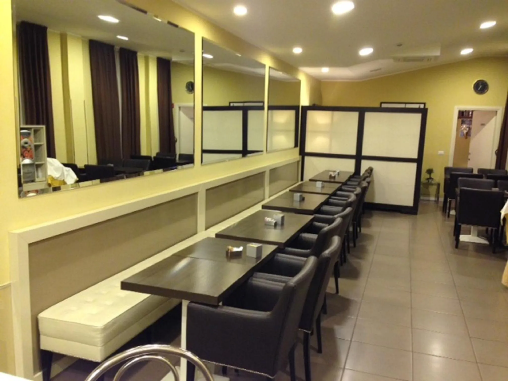 Restaurant/places to eat in Hotel Ferton