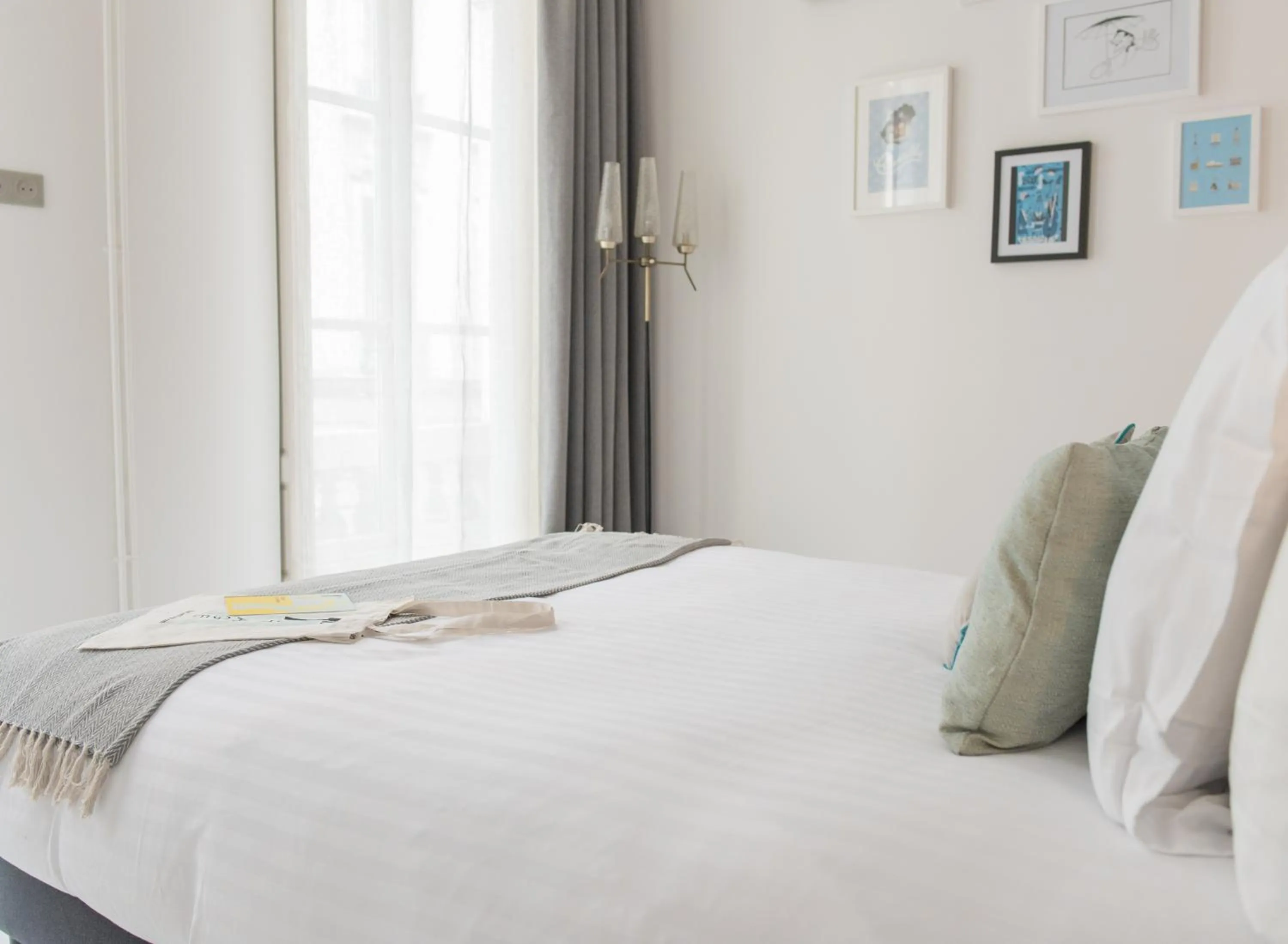 Photo of the whole room, Bed in 1er Etage Opéra