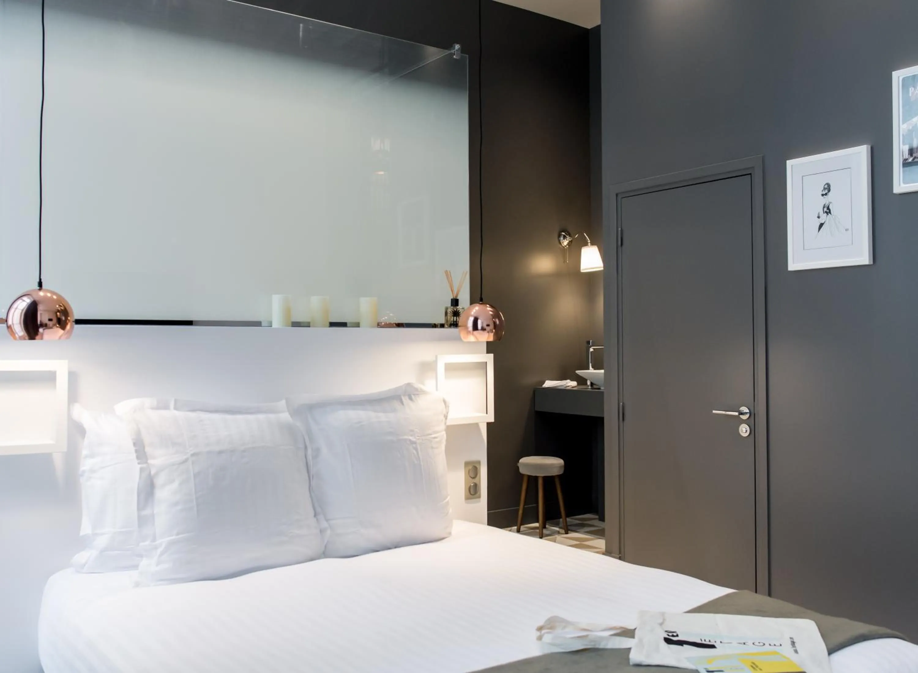 Photo of the whole room, Bed in 1er Etage Opéra