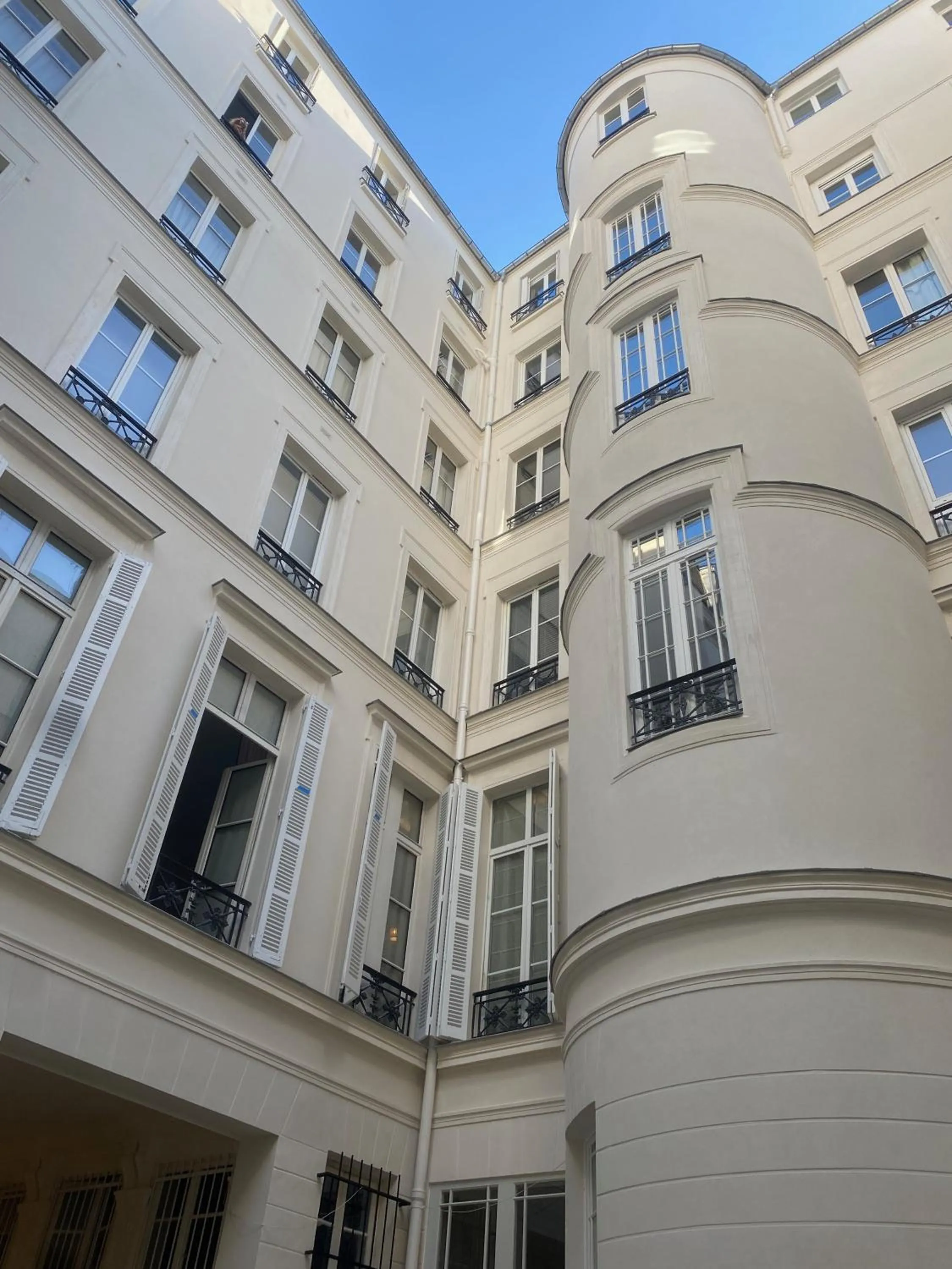 Property building in 1er Etage Opéra