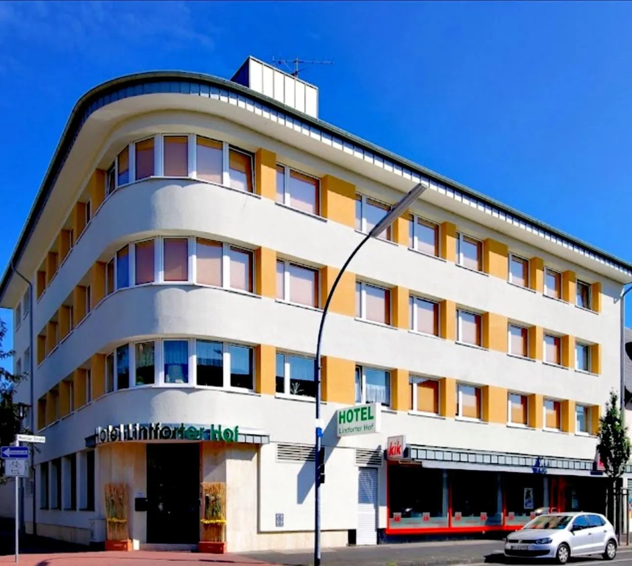 Property building in Hotel Lintforter Hof