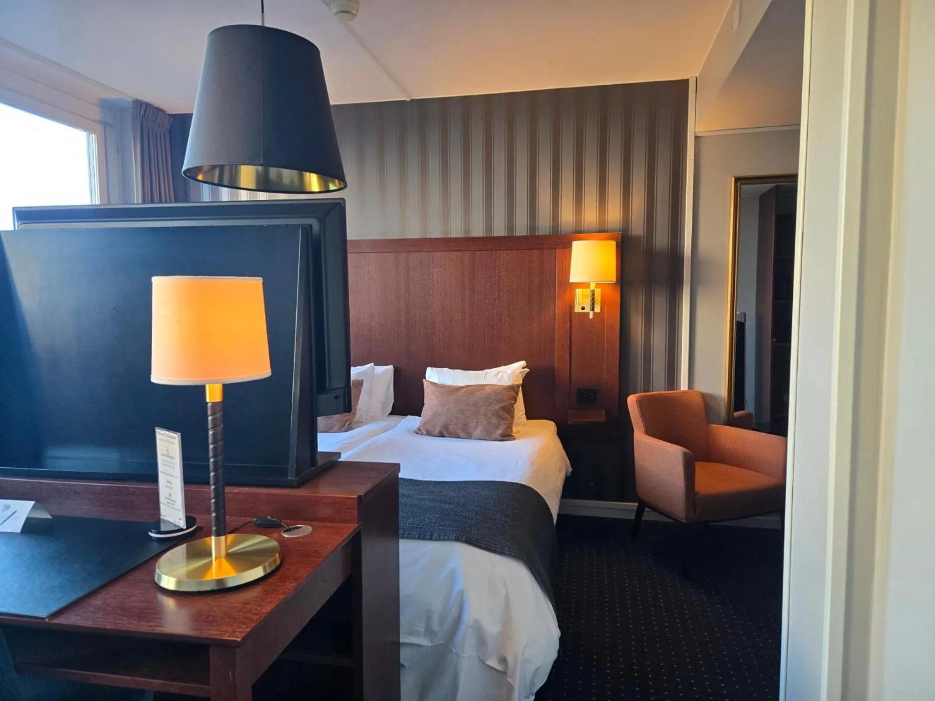 Bed in Vänerport Stadshotell i Mariestad