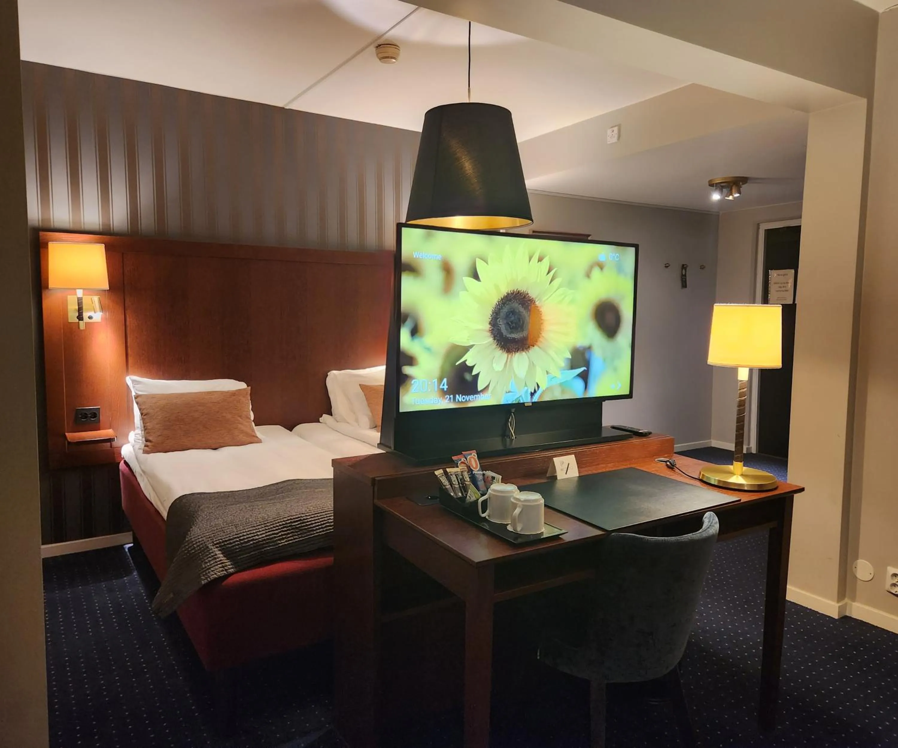 Bed in Vänerport Stadshotell i Mariestad