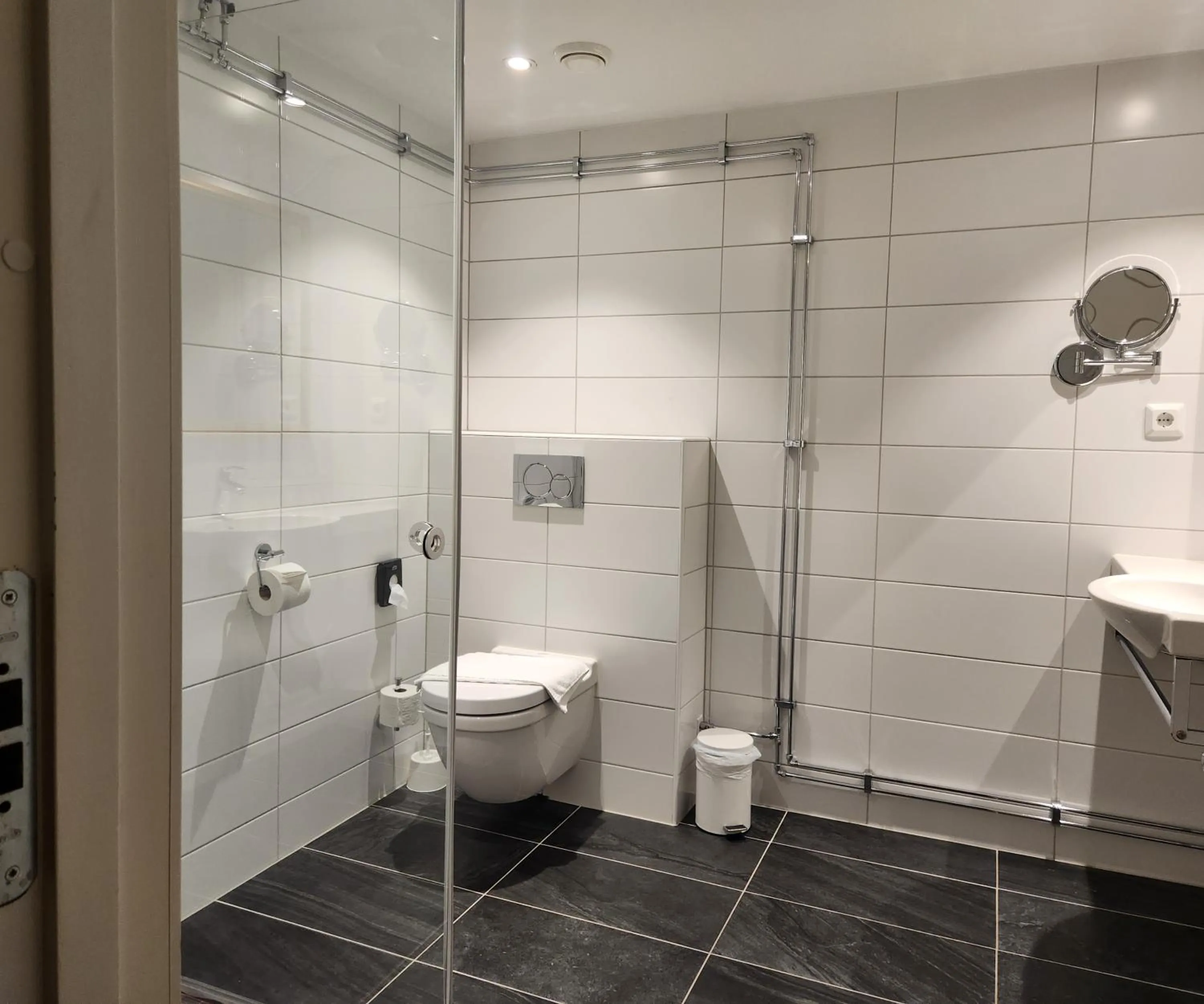 Shower in Vänerport Stadshotell i Mariestad