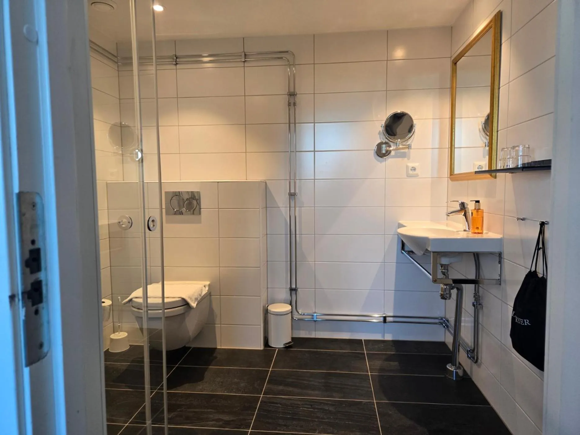 Shower in Vänerport Stadshotell i Mariestad