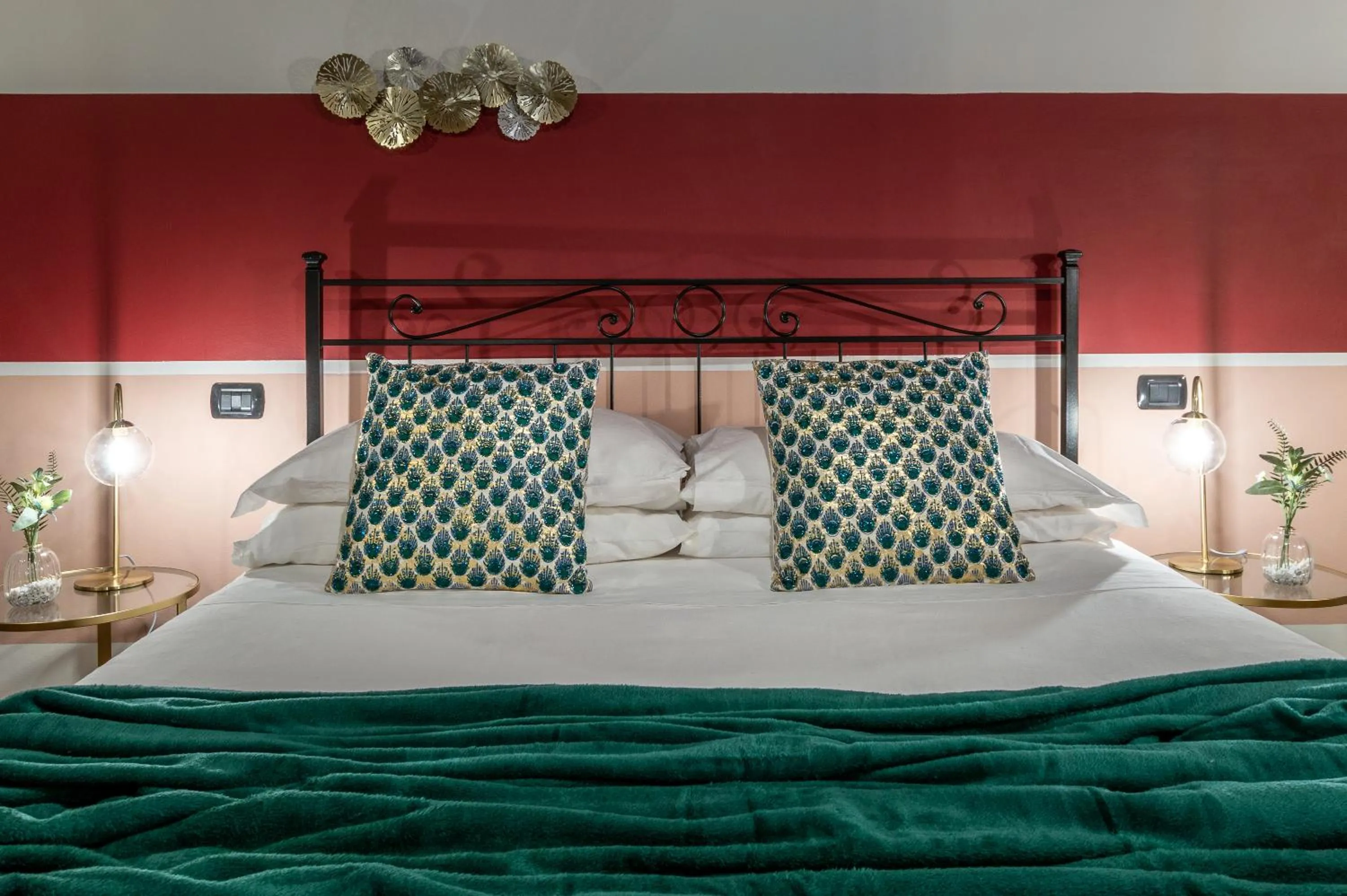 Bed in Wine Apartments Florence Ciliegiolo