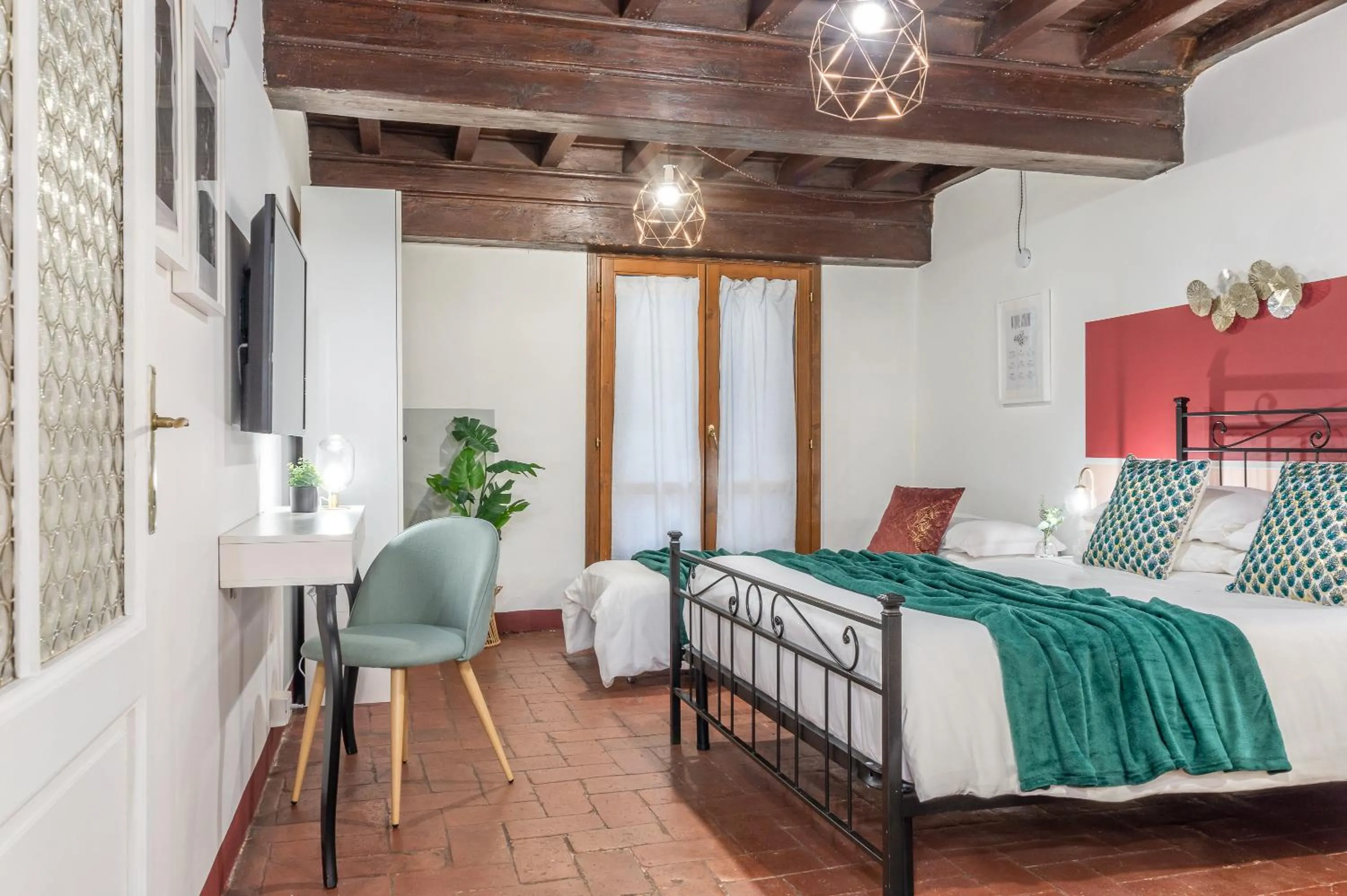 Bedroom, Bed in Wine Apartments Florence Ciliegiolo