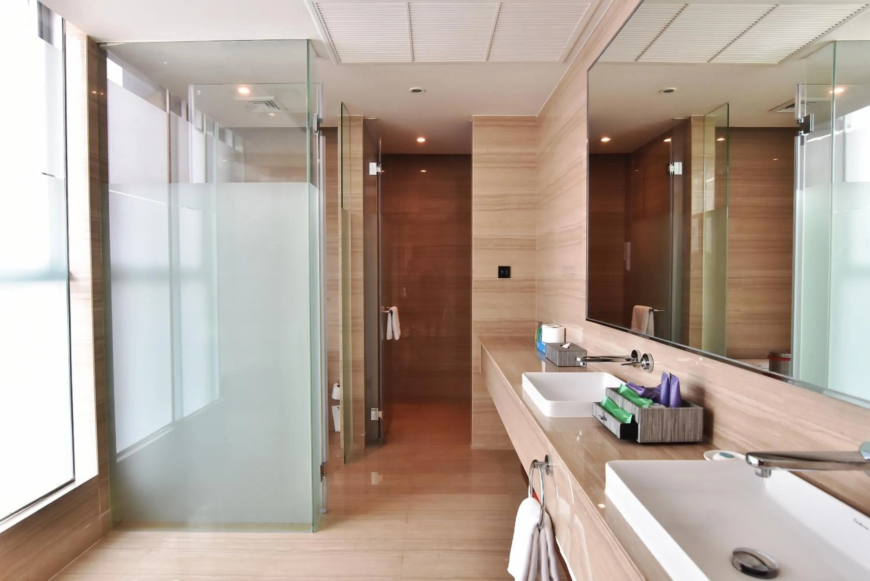 Bathroom in Lancaster Bangkok