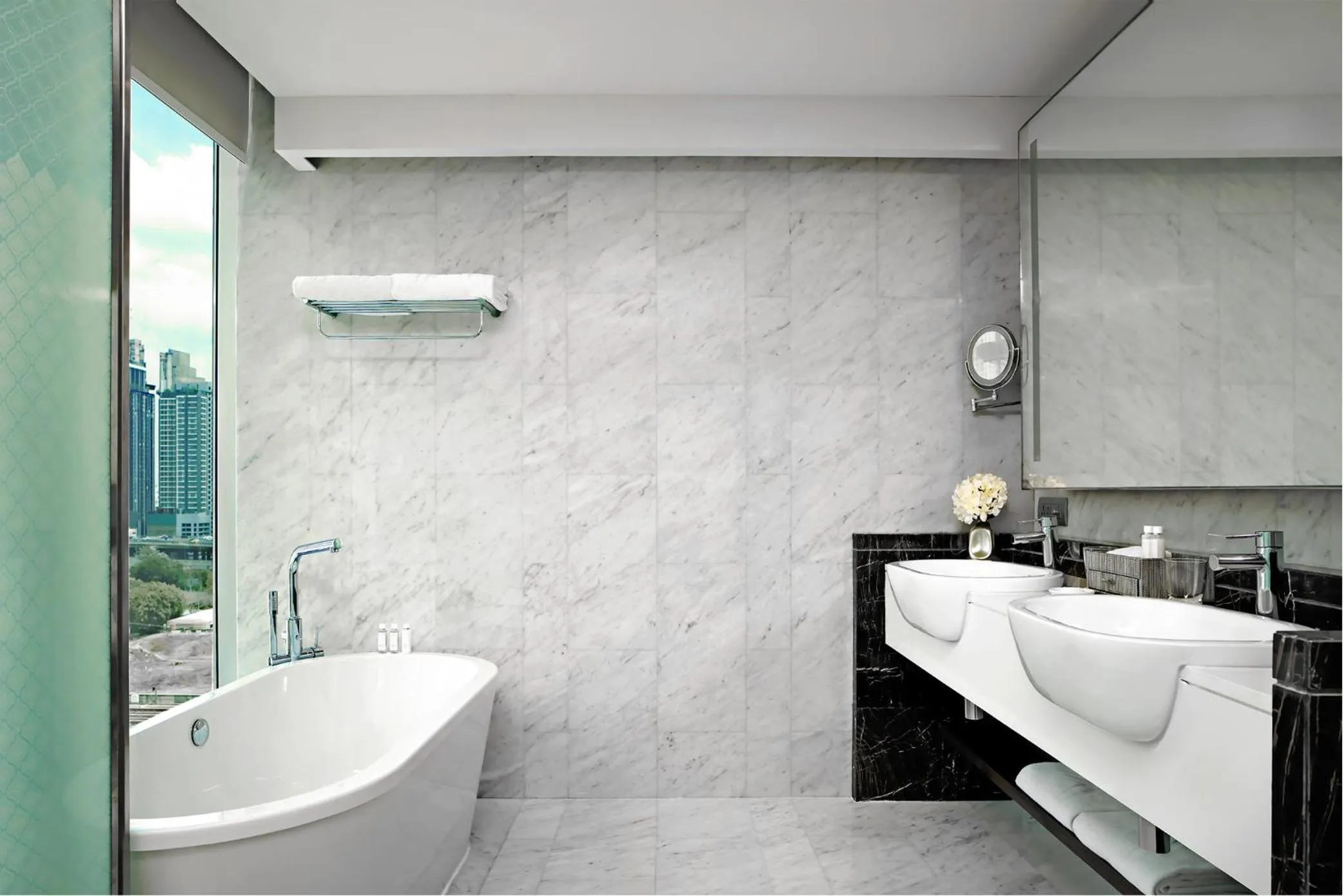 Bathroom in Lancaster Bangkok