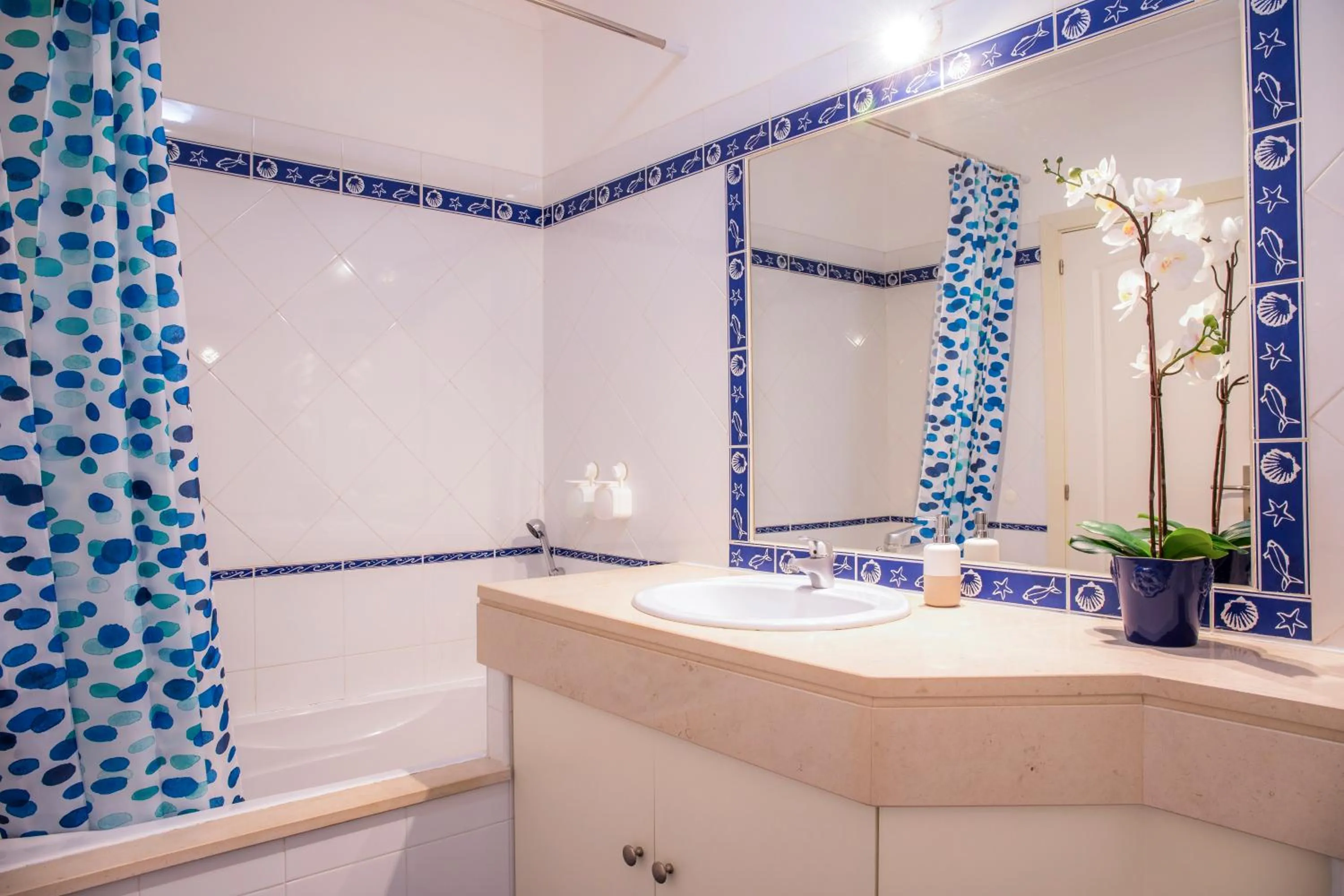 Bathroom in Vinyl Flat Bed & Breakfast - Rooms