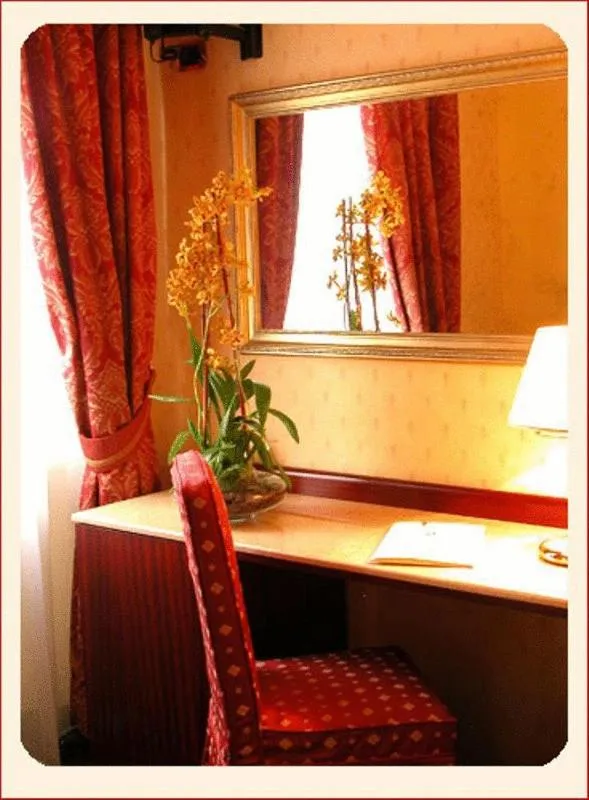 Photo of the whole room in Hotel La Spia D'Italia