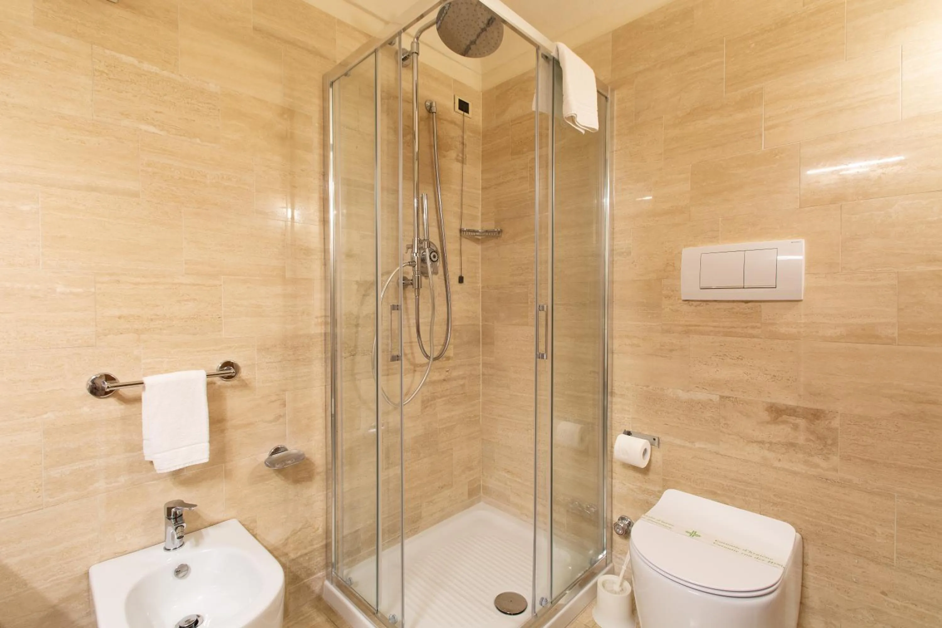 Shower in Hotel Antica Dogana