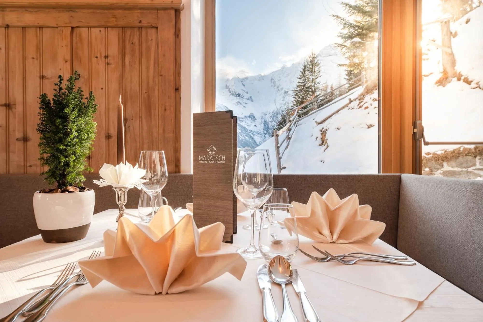 Restaurant/places to eat in Hotel Madatsch