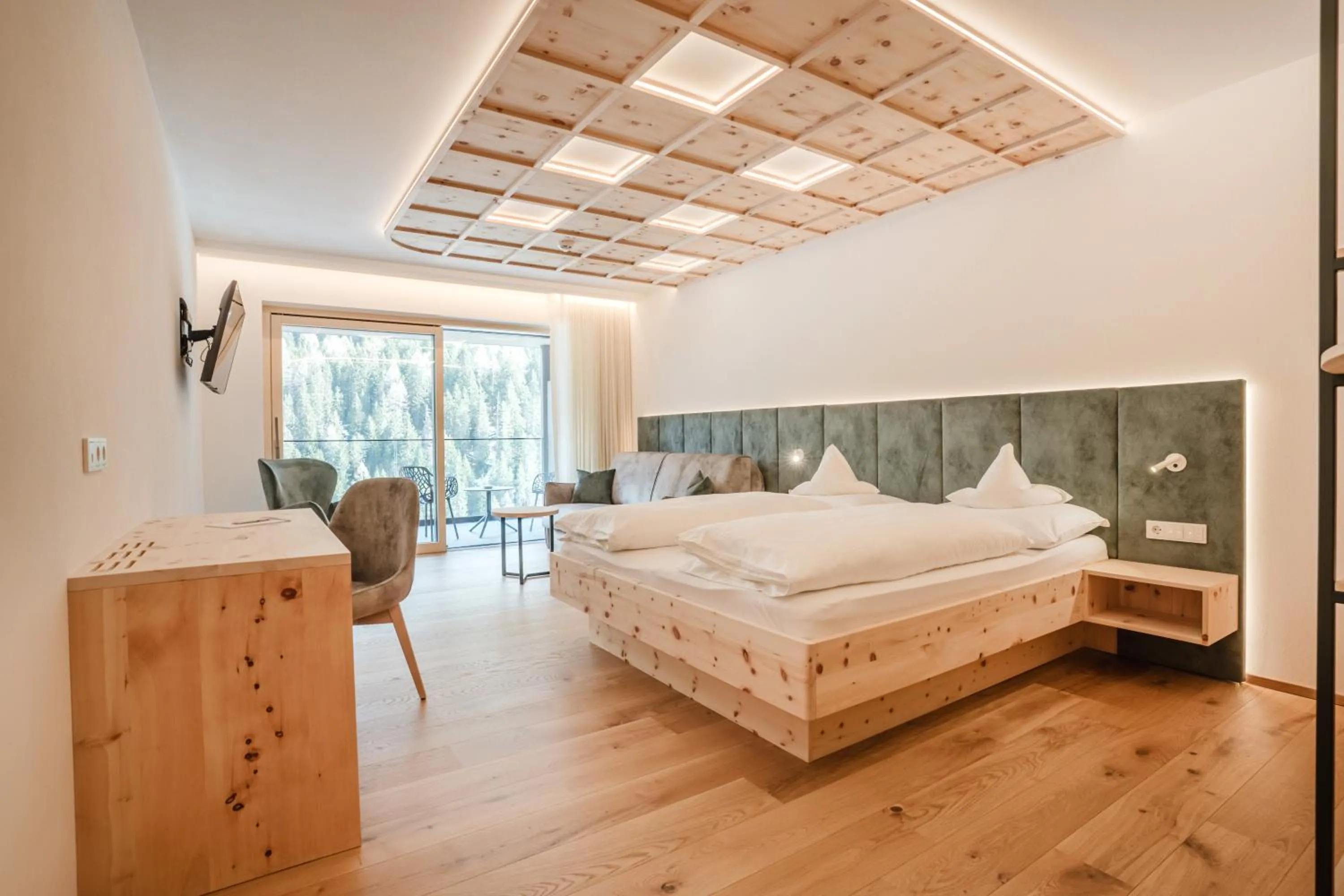 Bedroom, Bed in Hotel Madatsch