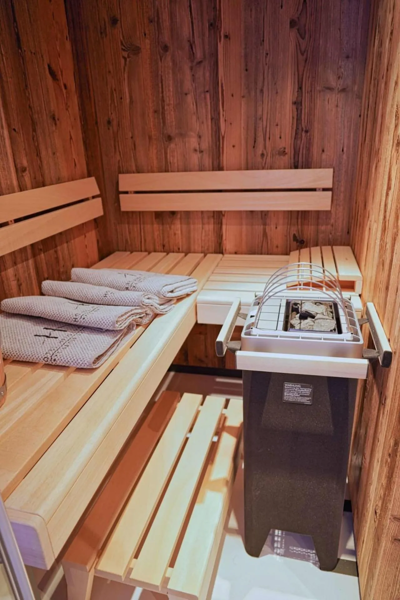 Bed in Hotel & Appartements Heigenhauser