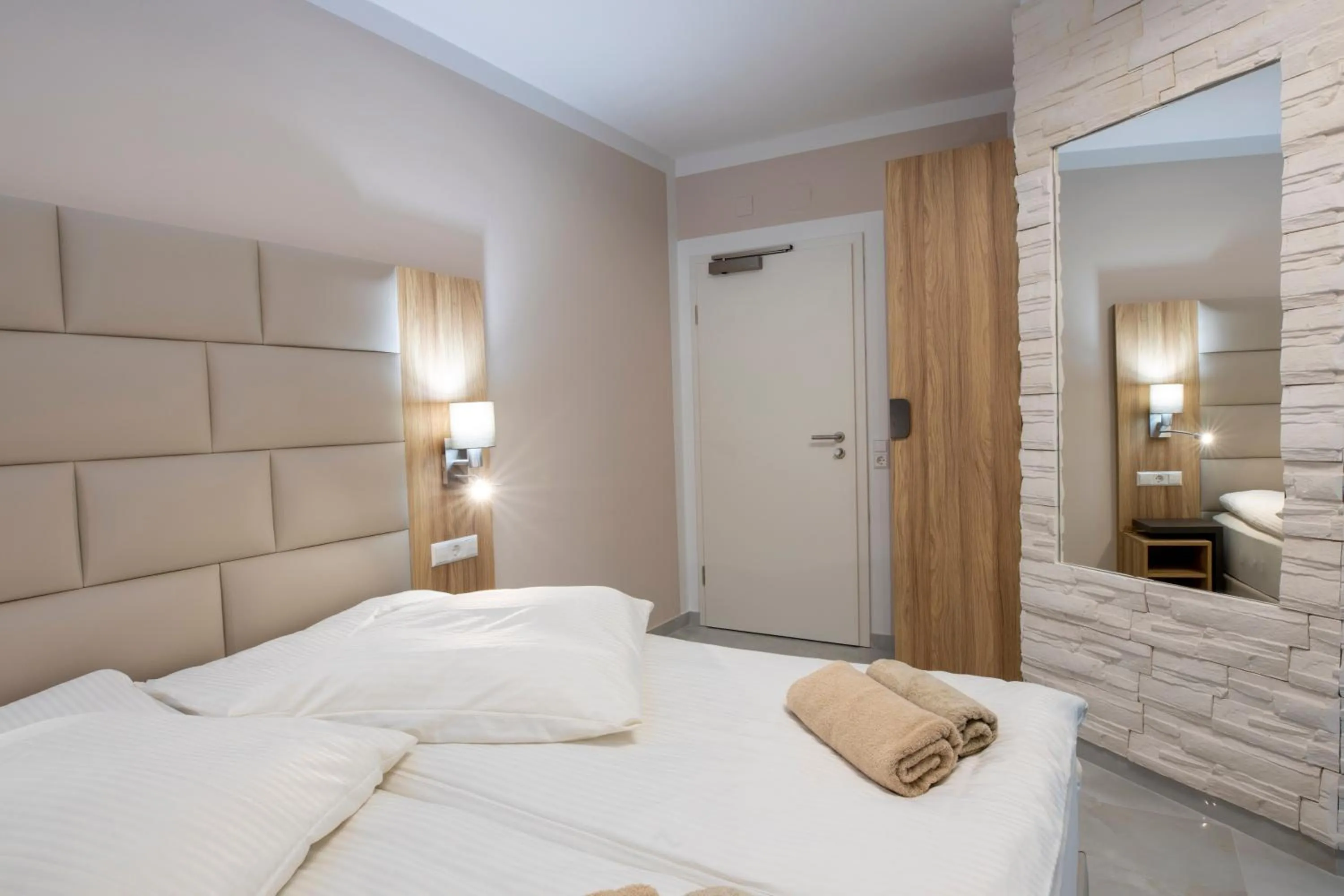 Photo of the whole room, Bed in Hotel Restaurant Meteora