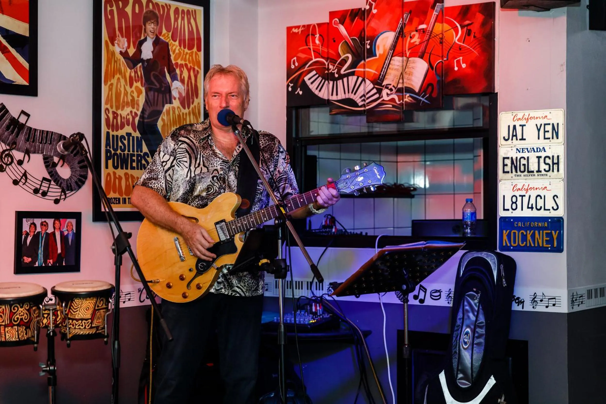 Nightclub / DJ in The Classroom Hotel