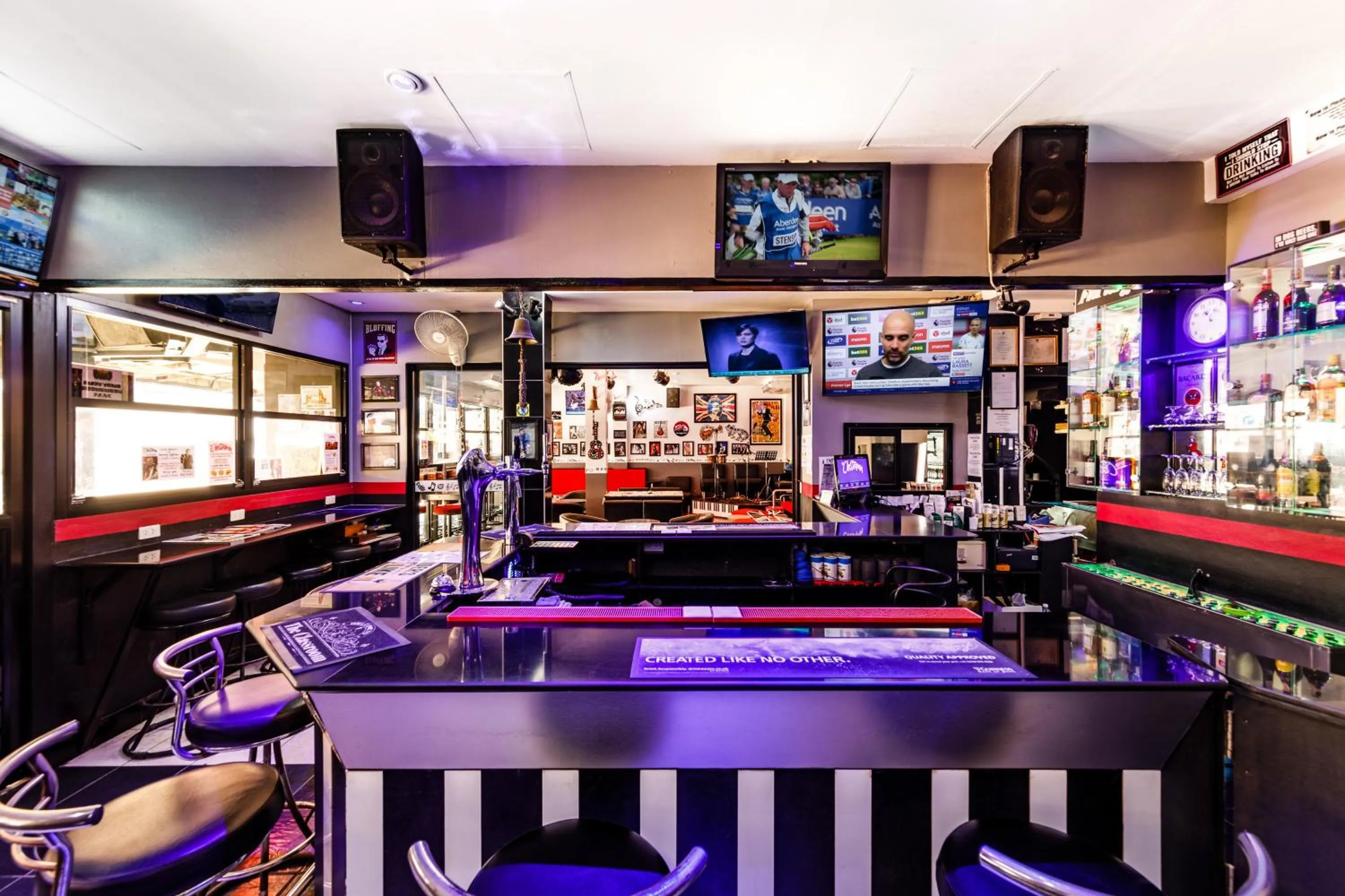 Lounge or bar in The Classroom Hotel