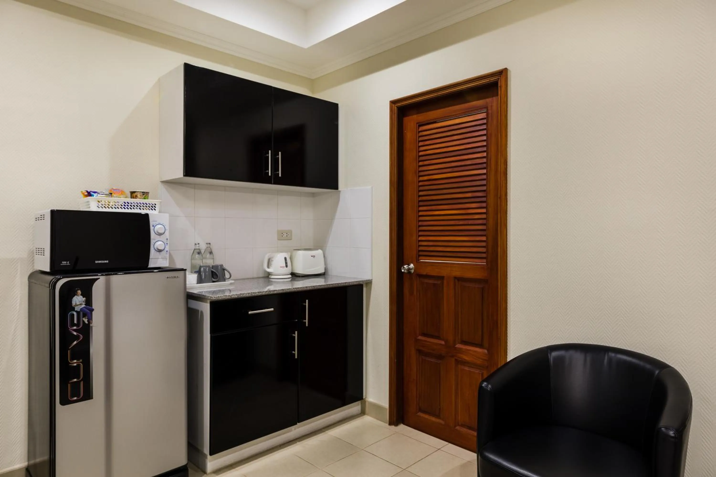 Coffee/tea facilities in The Classroom Hotel