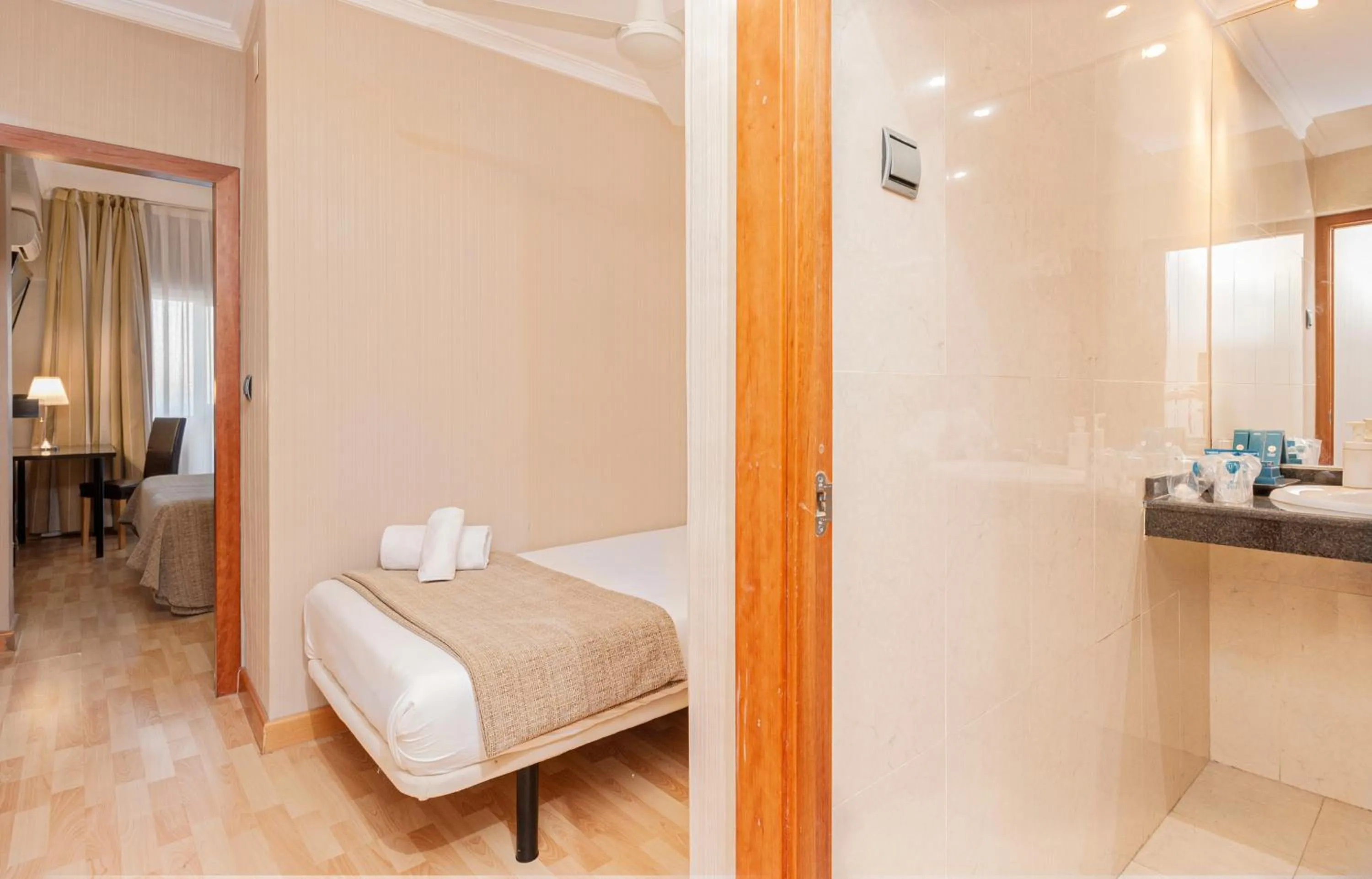 Bed in Oh Nice Ulises Ceuta