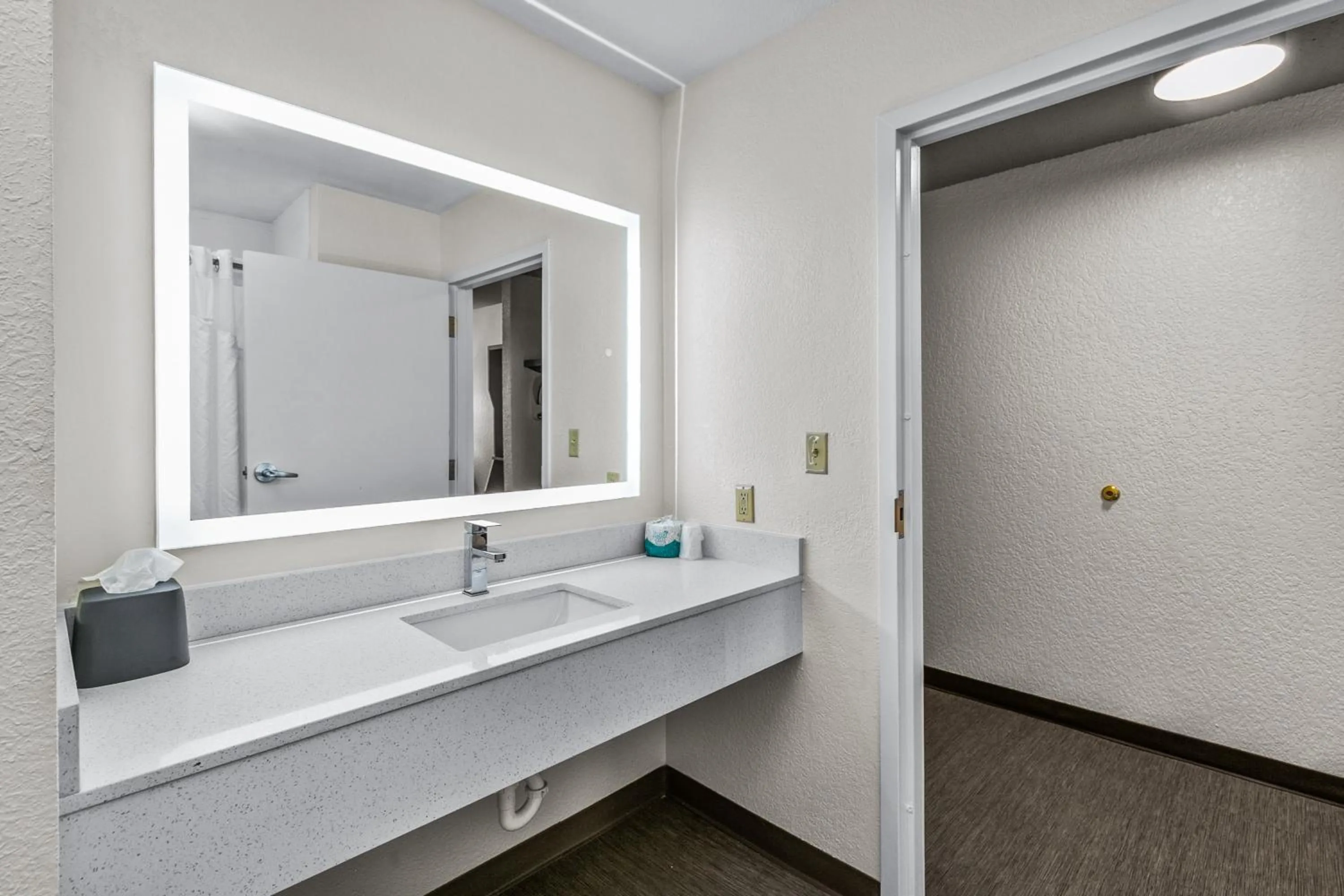 Bathroom in Holiday Inn Express Hotel & Suites Lucedale by IHG