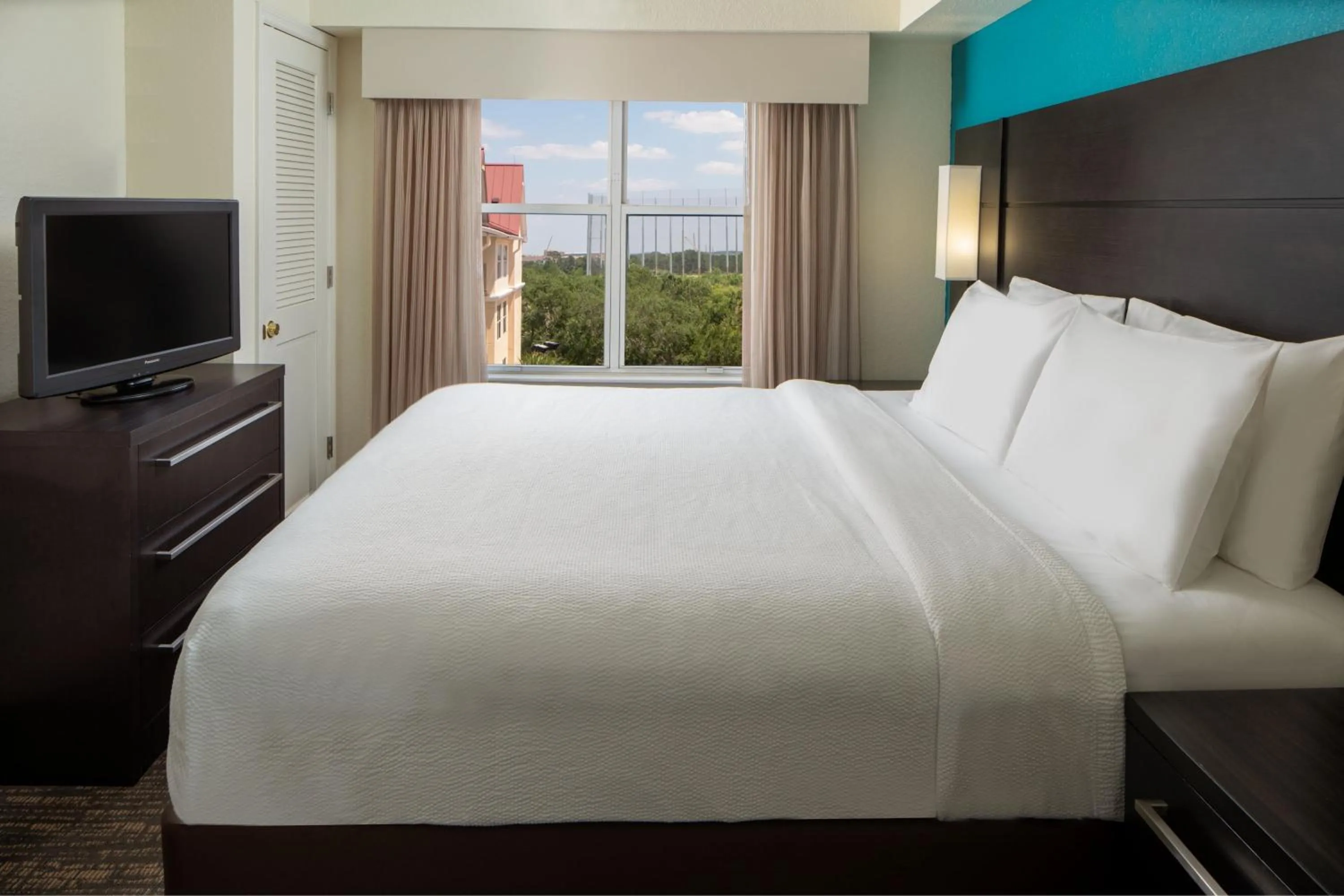 Bedroom, Bed in Residence Inn Orlando Convention Center