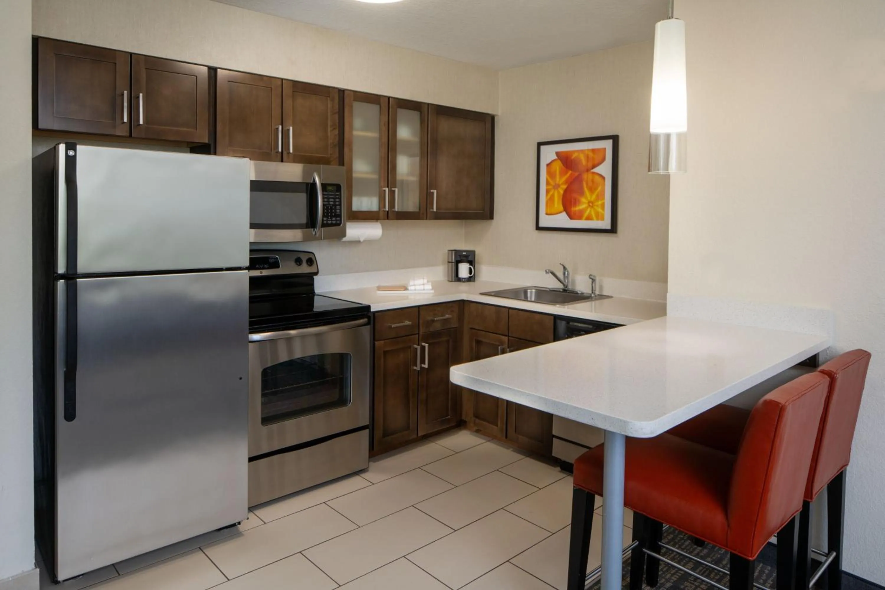 Kitchen or kitchenette in Residence Inn Orlando Convention Center