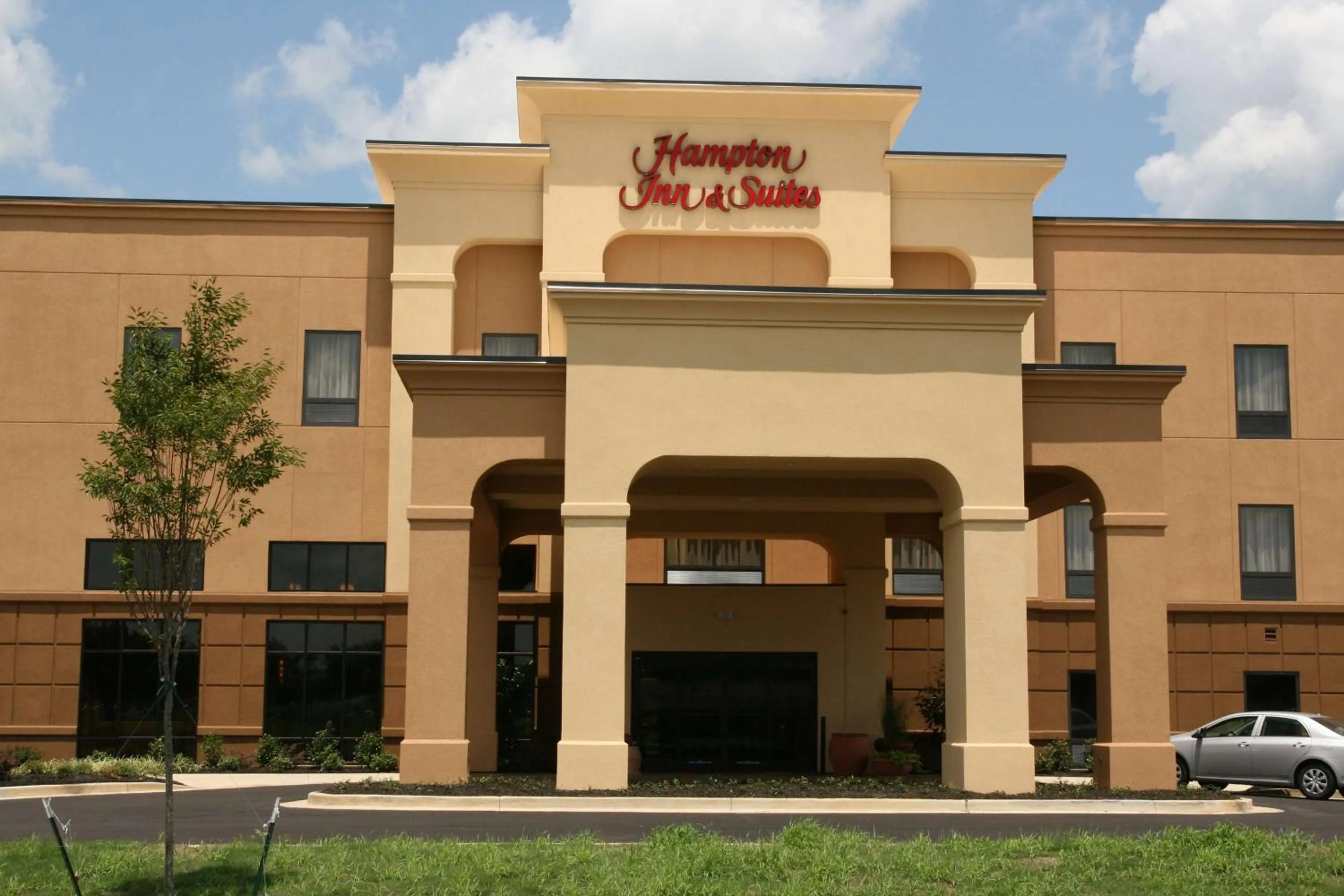 Property building in Hampton Inn & Suites West Point