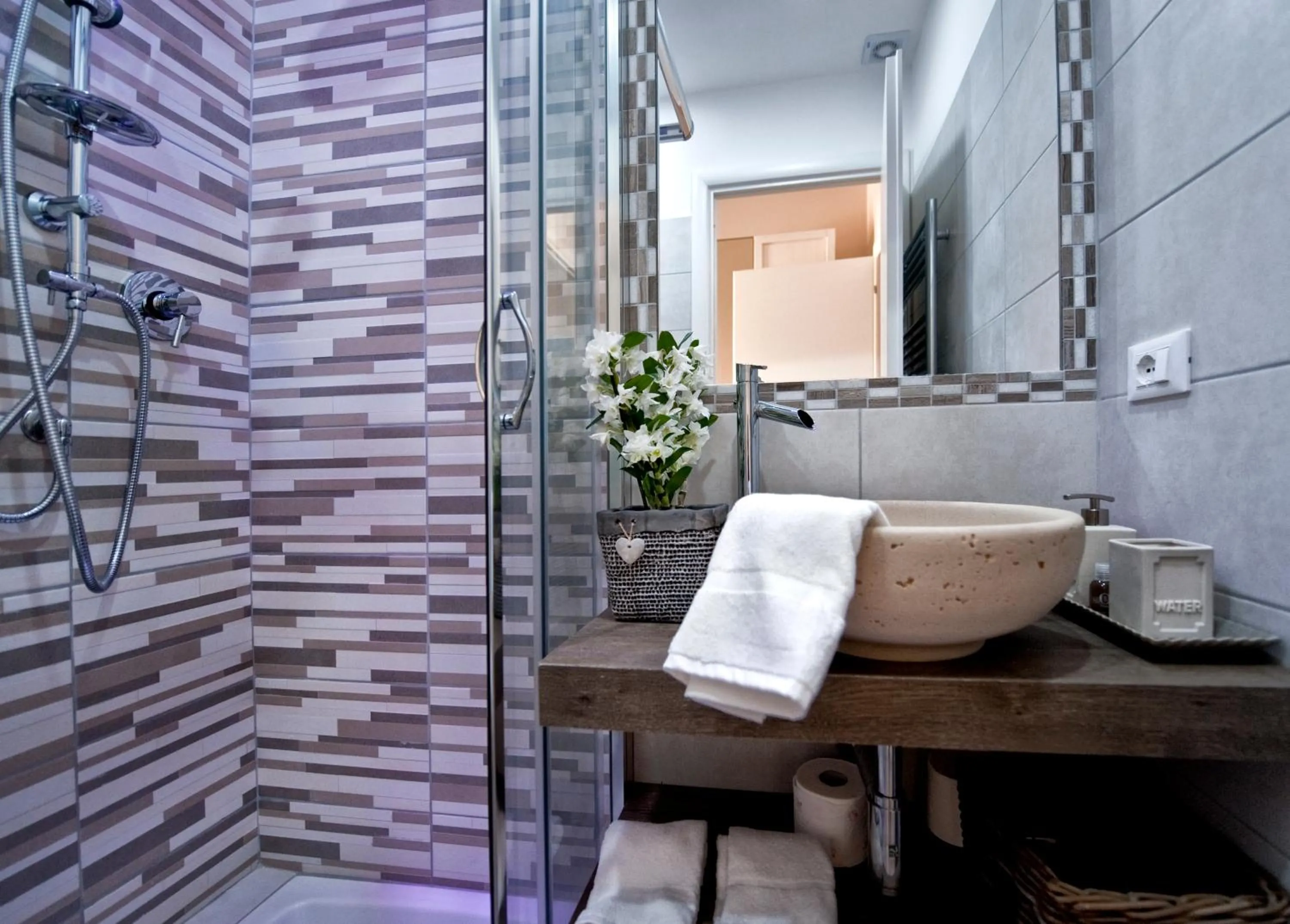 Bathroom in TinkerBell GuestHouse