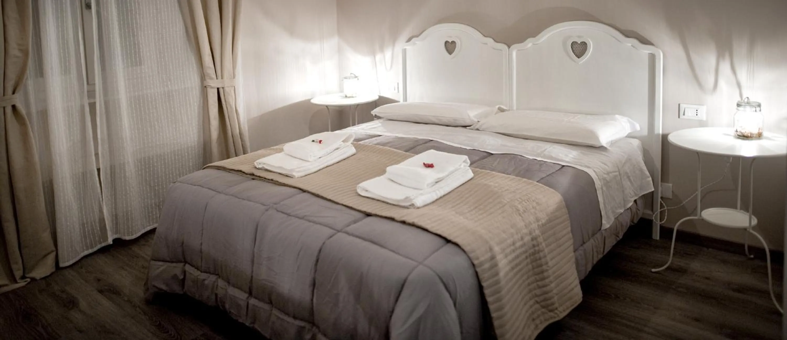 Photo of the whole room, Bed in TinkerBell GuestHouse