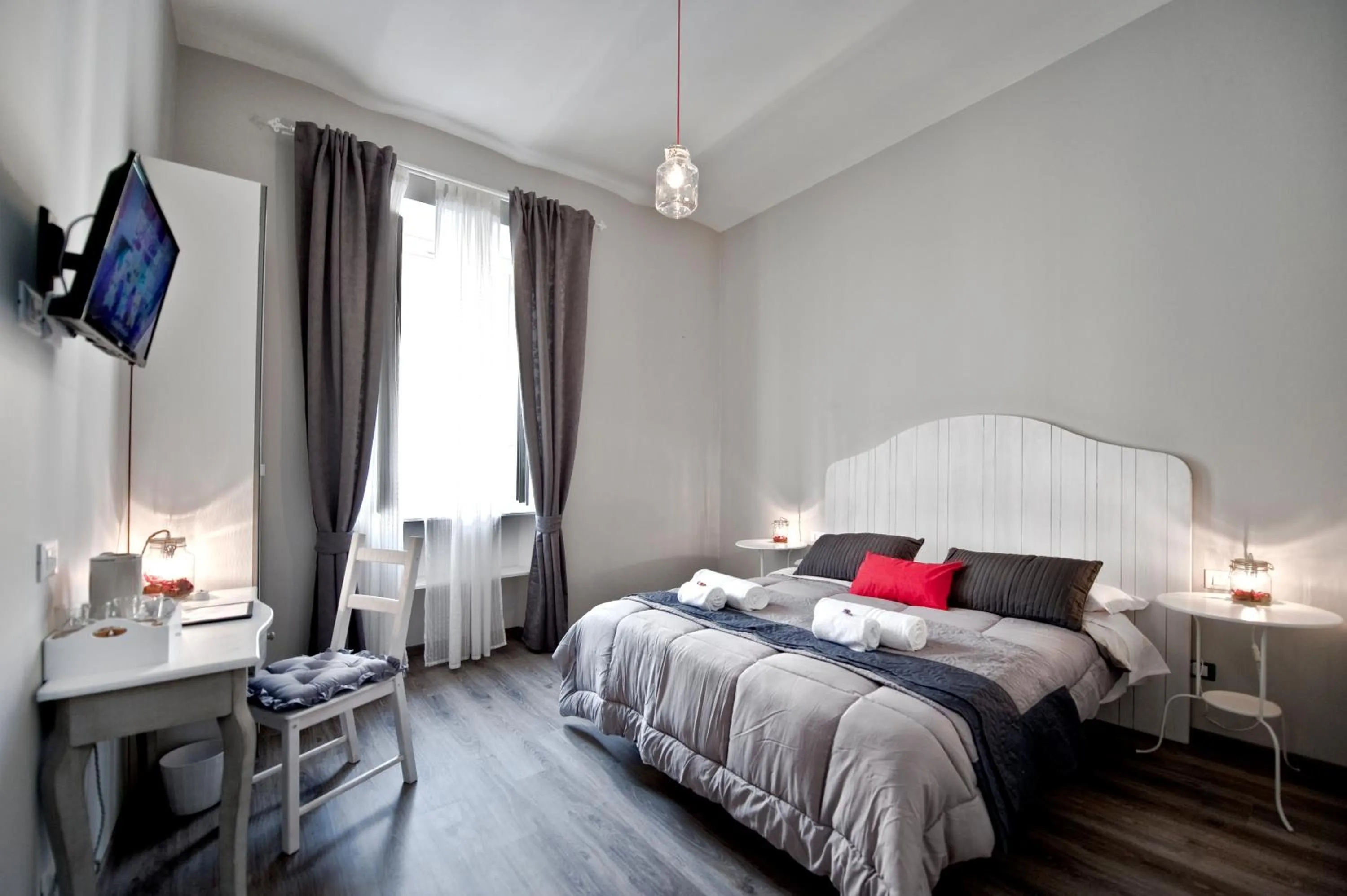 Photo of the whole room, Bed in TinkerBell GuestHouse