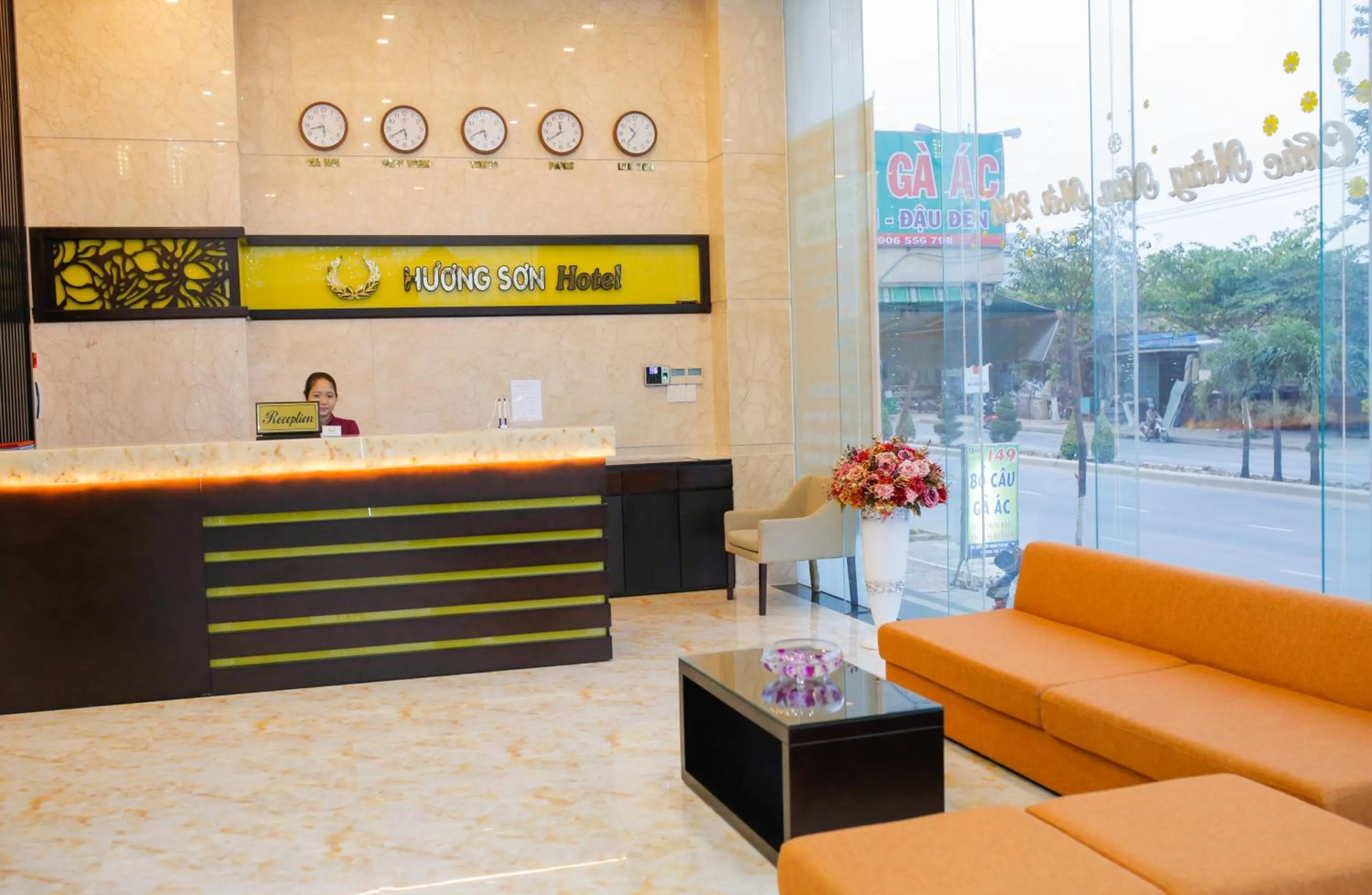 Communal lounge/ TV room in Huong Son Hotel Da Nang