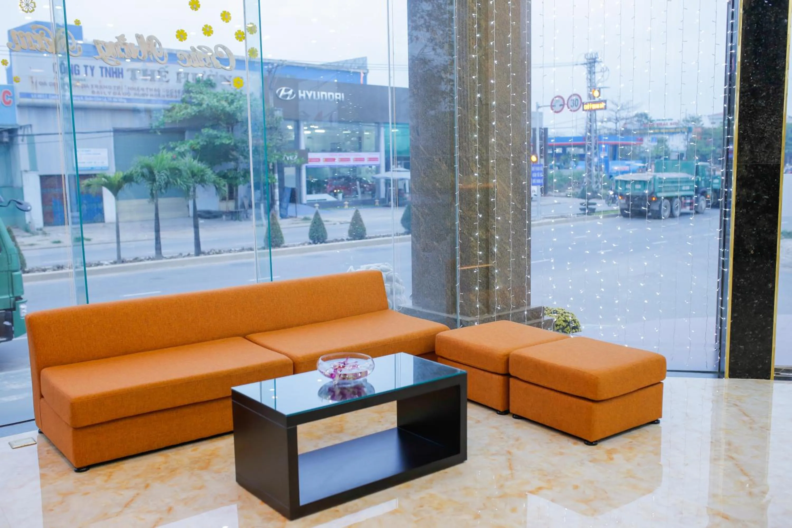 Communal lounge/ TV room in Huong Son Hotel Da Nang