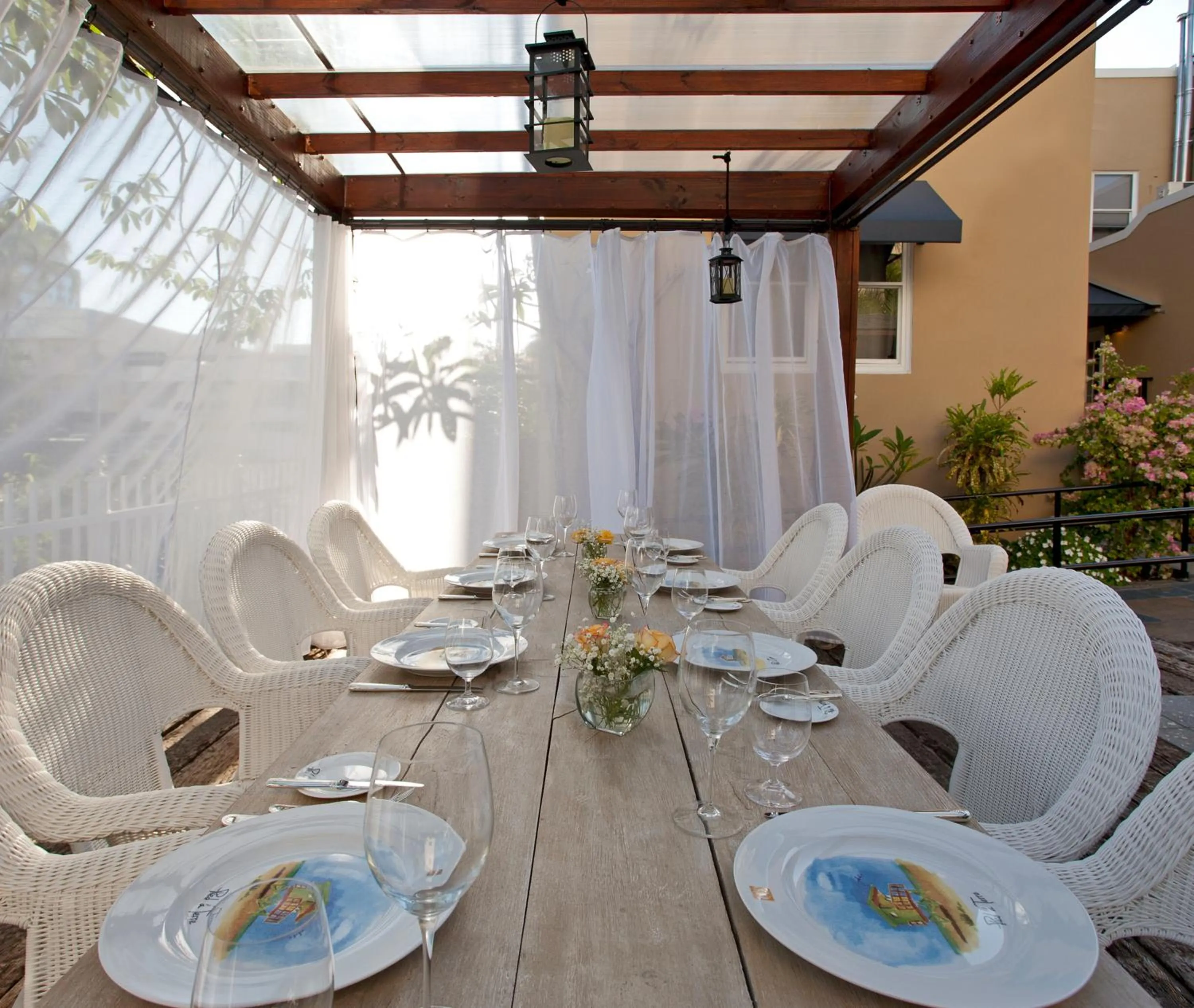 Seating area in Cadet Hotel