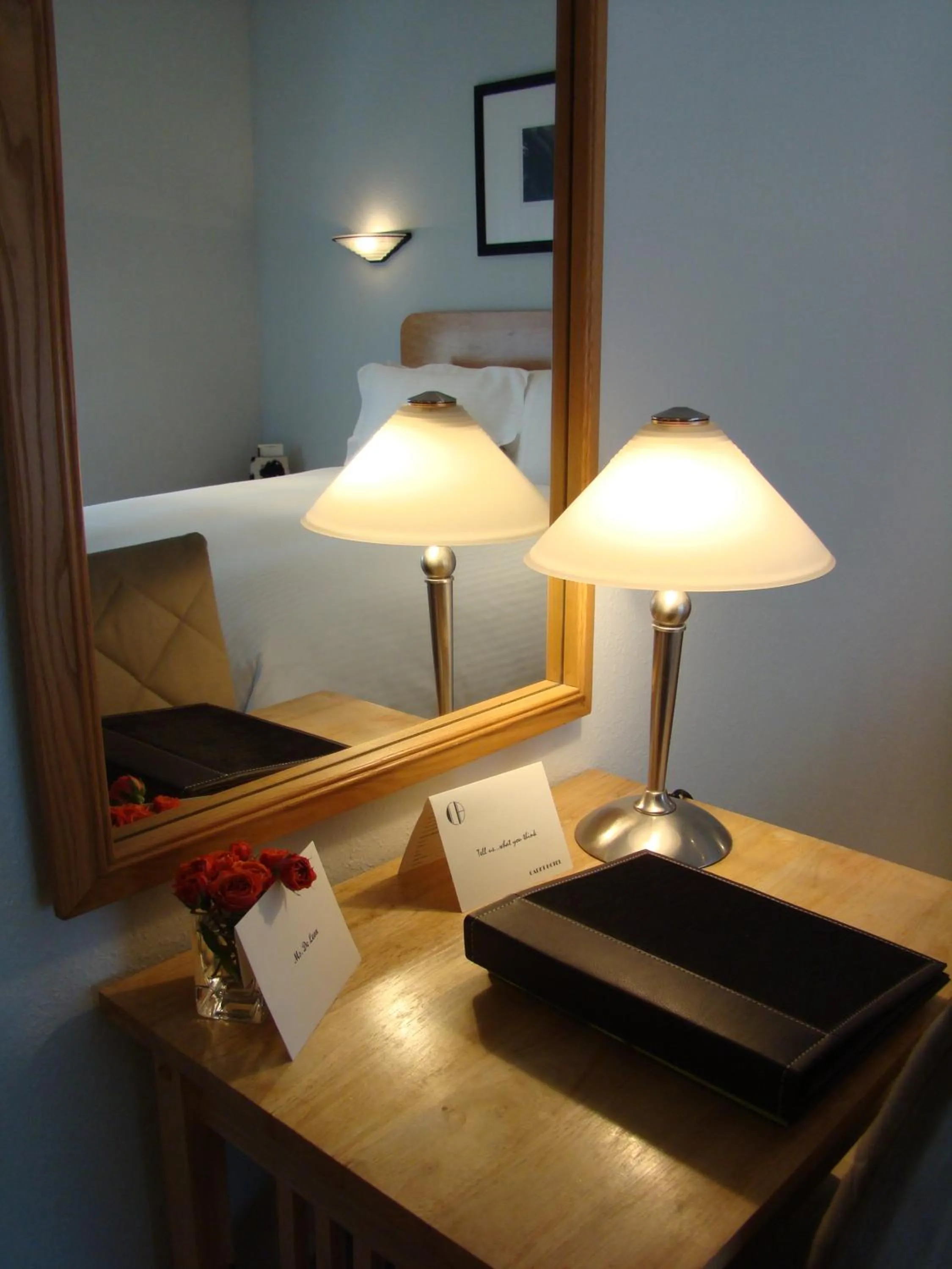 Seating area in Cadet Hotel